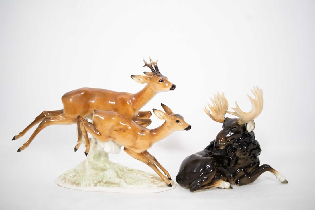 Hutschenreuther - 2 Porcelain figurine - 1960-70's: Hutschenreuther 2 Porcelain figurine (1960-70's) Description: Both bear the mark below and are signed in the paste K.Tutter, Dimension (PO): 10" x 13 1/2" x 4", 8" x 9" x 5 1/4" Dimension (CM): 25.