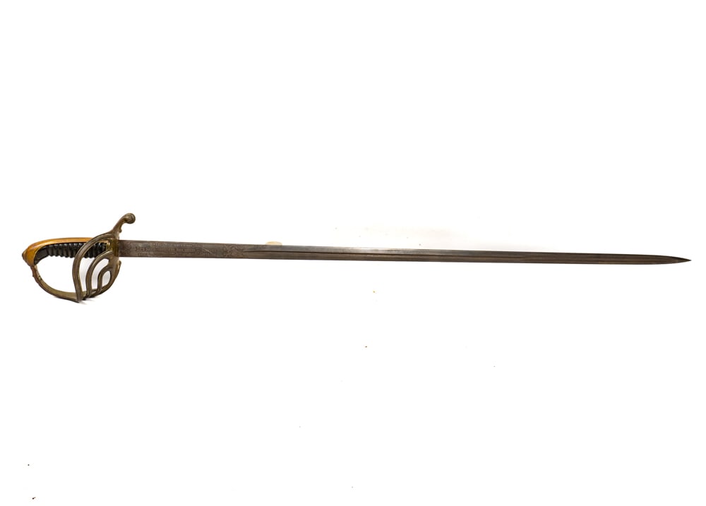 A.Dupetitbosq - Officer's ceremonial sword: A.Dupetitbosq France Épée d'apparat d'officier Garde en laiton, poignée en bois avec monogramme au dos. Lame décorée de motifs végétaux, marquée sur le ricasso 