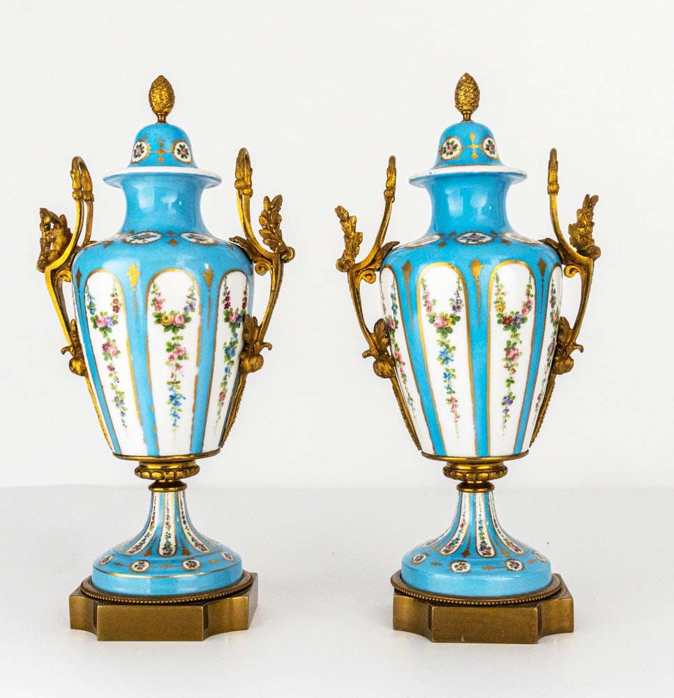 Sevres - Pair of urns - 1754-1755: Sevres Pair of urns (1754-1755) Description: Made of painted porcelain and bronze, Sevres mark with letter from the years 1754-55 under the lids Dimension (PO): 13 1/2" x 6 1/2"x 4" Dimension (CM):