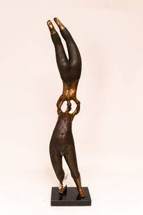 Bélanger, Gérard - Bronze "Baiser": Bélanger, Gérard (1936-2019) Bronze "Baiser" Description (FR): Sculpture en bronze patiné signée G. Bélanger III/IV sur la jambe droite de la figure féminine sur un socle en marbre noir Descript