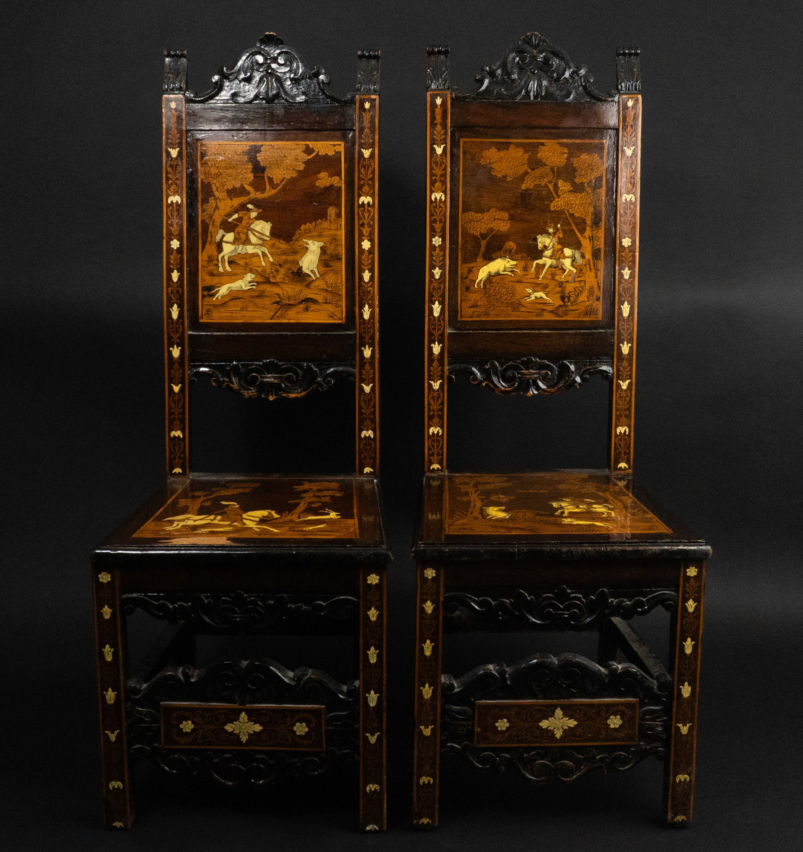 4 chaises a marqueterie d'inspiration médievale - Début 20e siècle (1 of 2)