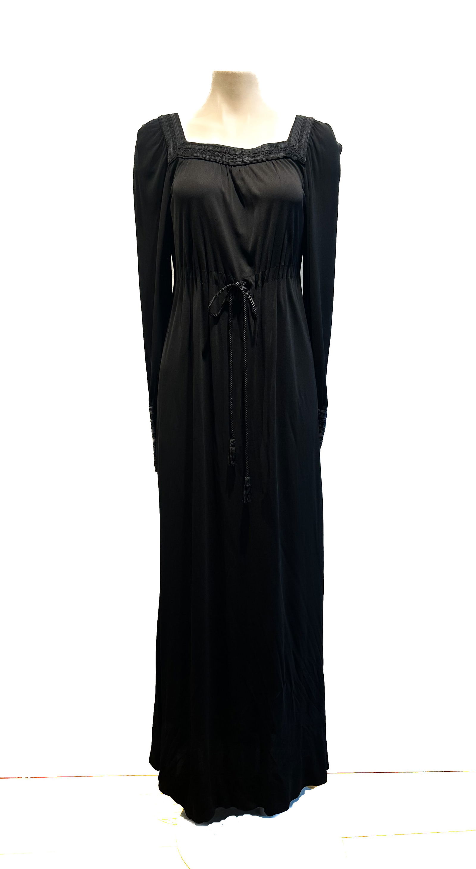 Yves Saint Laurent - Yves Saint Laurent – Robe (1 of 2)