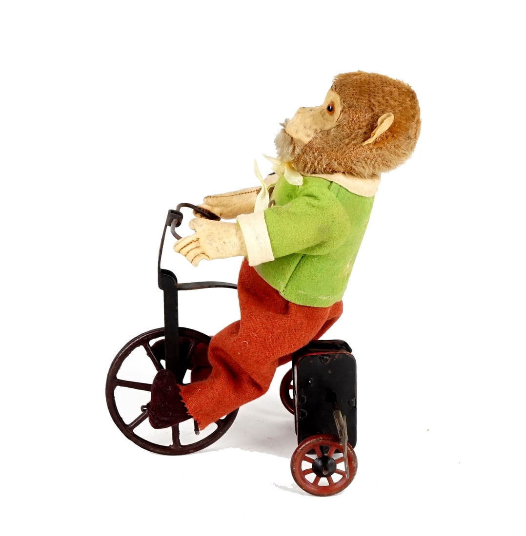 BW - Wind-up toy monkey on a tricycle - Début 20e siècle (1 of 9)