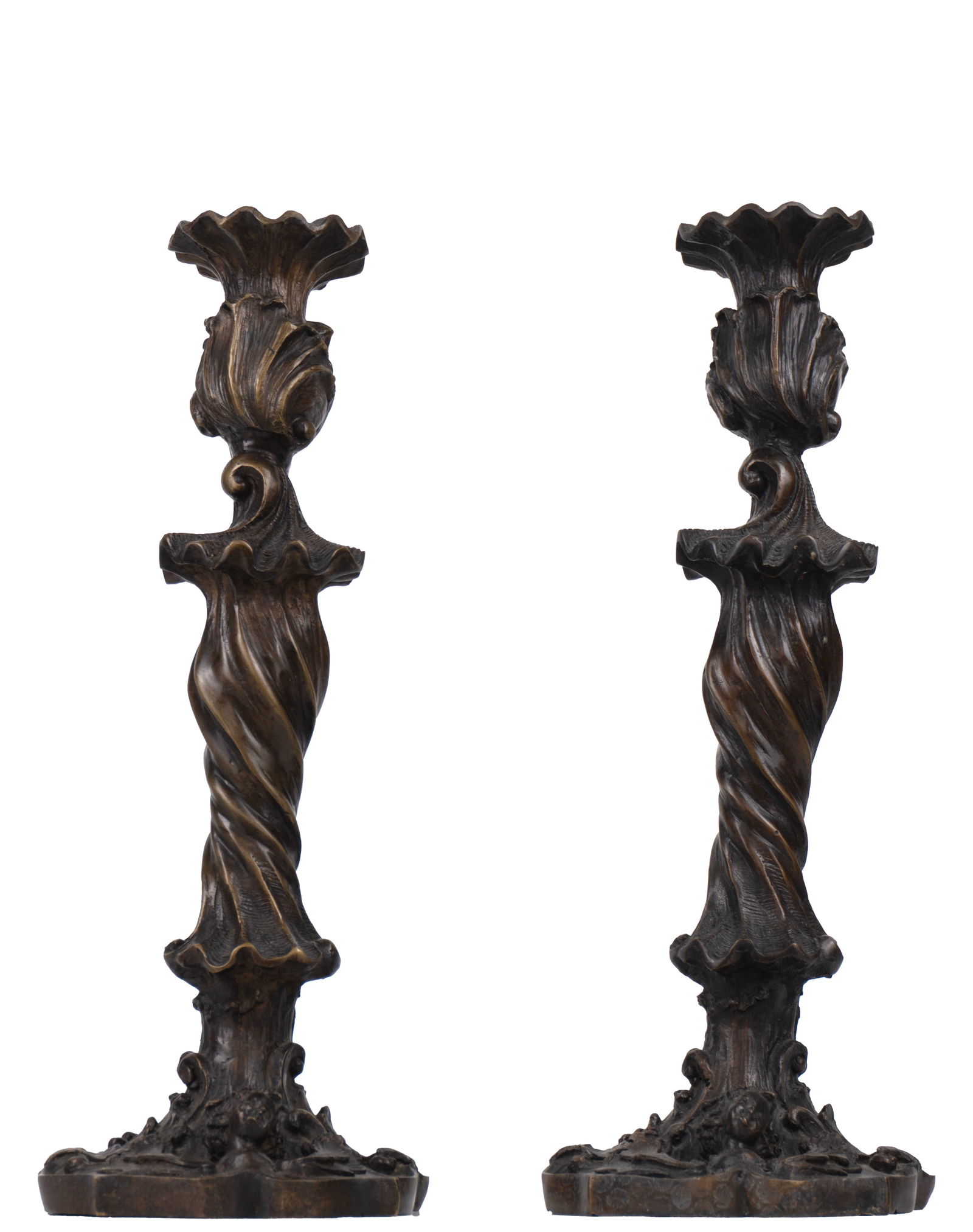 Pair of antique bronze candlesticks - XIXe siecle: Pair of antique bronze candlesticks (XIXe siecle) Description (FR): Bronze a patine brune, motif vegetaux avec tetes de cherubins a la base, sans marque Description (EN): Bronze with brown patina, pla
