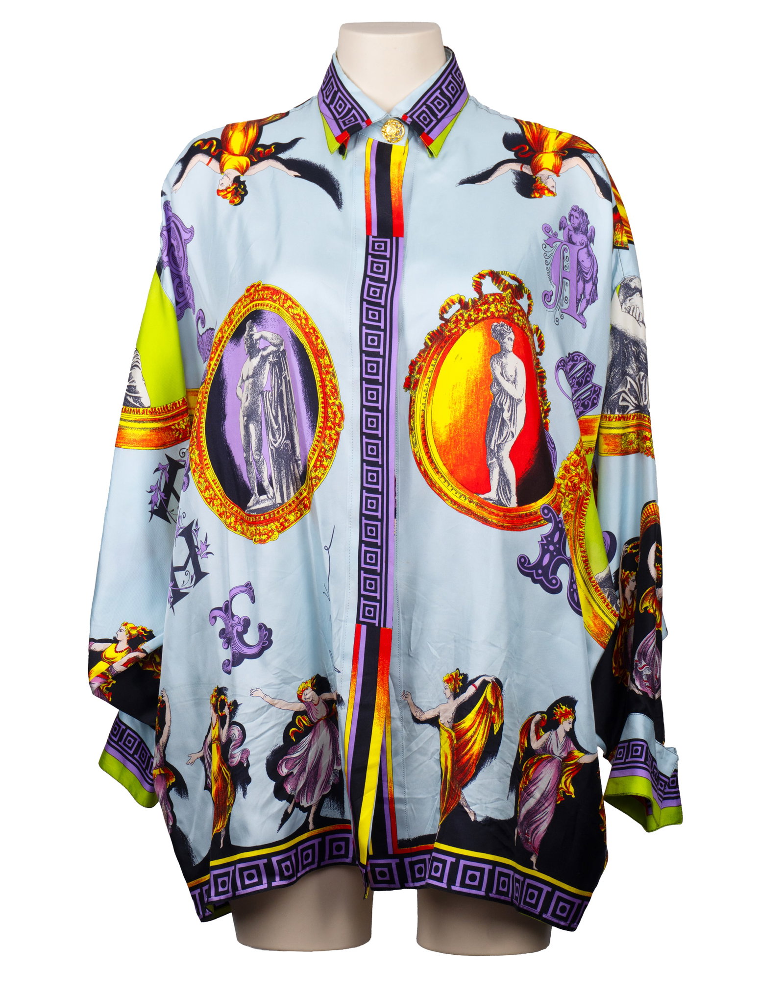 Versace - Printed Silk Shirt, Baroque and Mythological Motif: Versace Printed Silk Shirt, Baroque and Mythological Motif Description (FR): Cette chemise a manches longues, emblematique du style Versace des annees 1990, est confectionnee dans une soie fluide et b