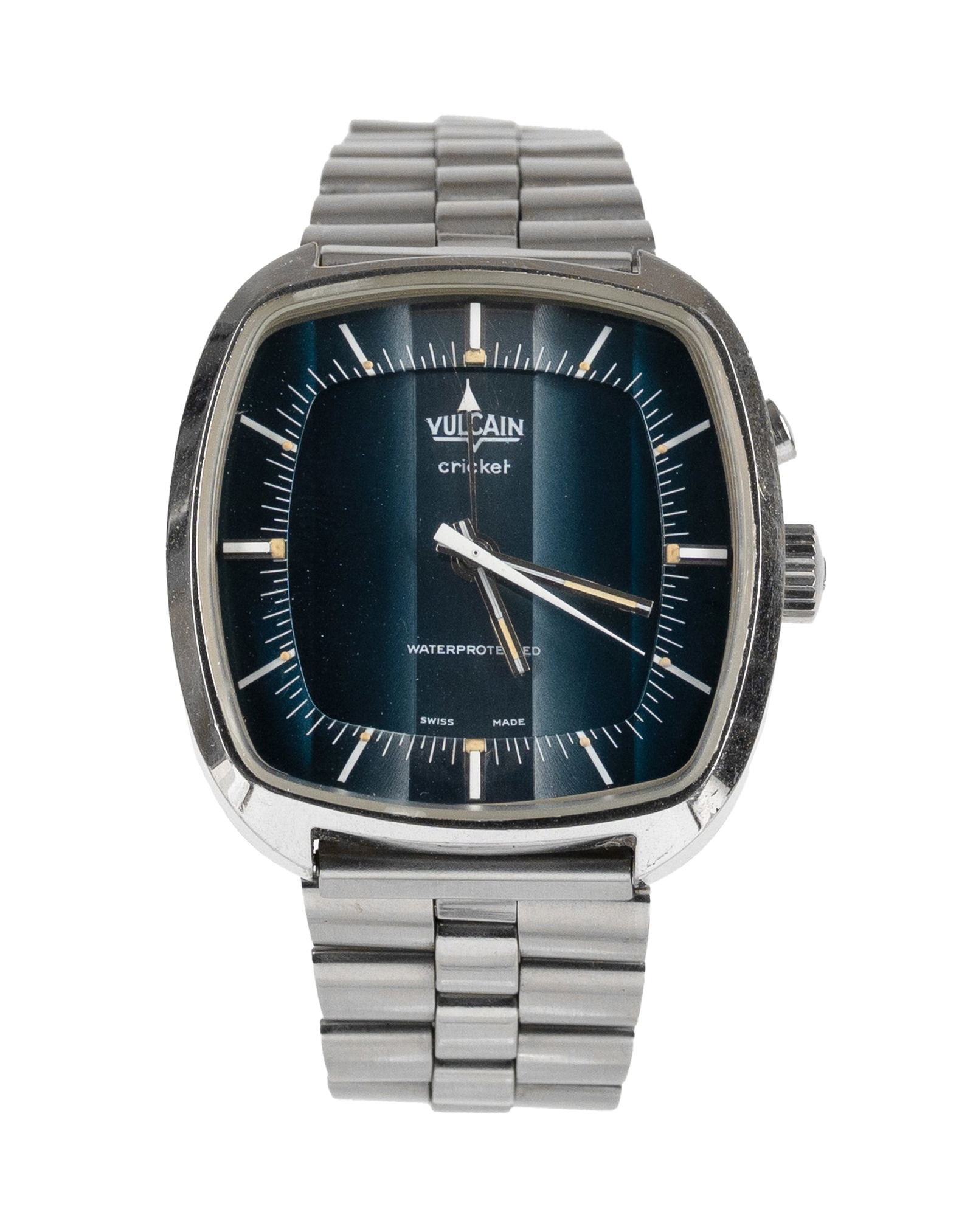Vulcain - VULCAIN Cricket Waterprotected – 1970s Vintage – TV Case: Vulcain VULCAIN Cricket Waterprotected – 1970s Vintage – TV Case Description (FR): Un modèle rare et audacieux de la célèbre lignée des montres Cricket. Ce chronomètre se distingue par son