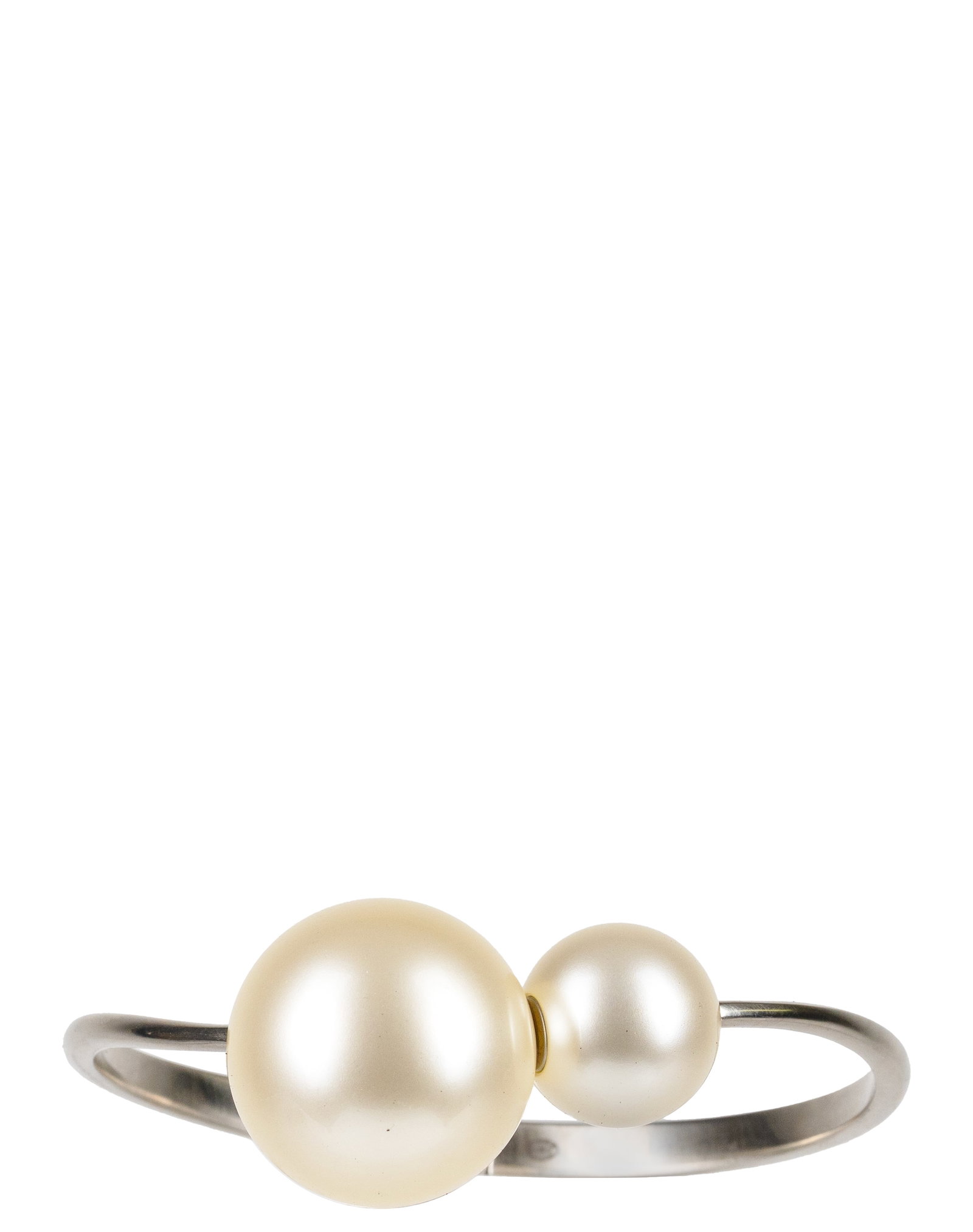 Chanel - Choker necklace - 2014: Chanel Choker necklace (2014) Description (FR): Composée de deux grosses perles asymétriques, collier en métal. Gravé Chanel au dos du tour de cou et estampillé Chanel B14 a l'intérieur.