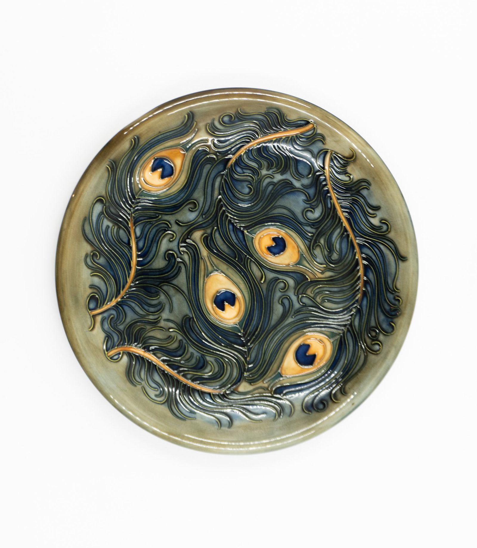 Moorcroft - Peacock Feather plate - 1996: Moorcroft Peacock Feather plate (1996) Description (FR): Marques et date au dos, initiales de l'artiste Description (EN): Marks and dates on the back, initials of the artist Dimension (PO): 