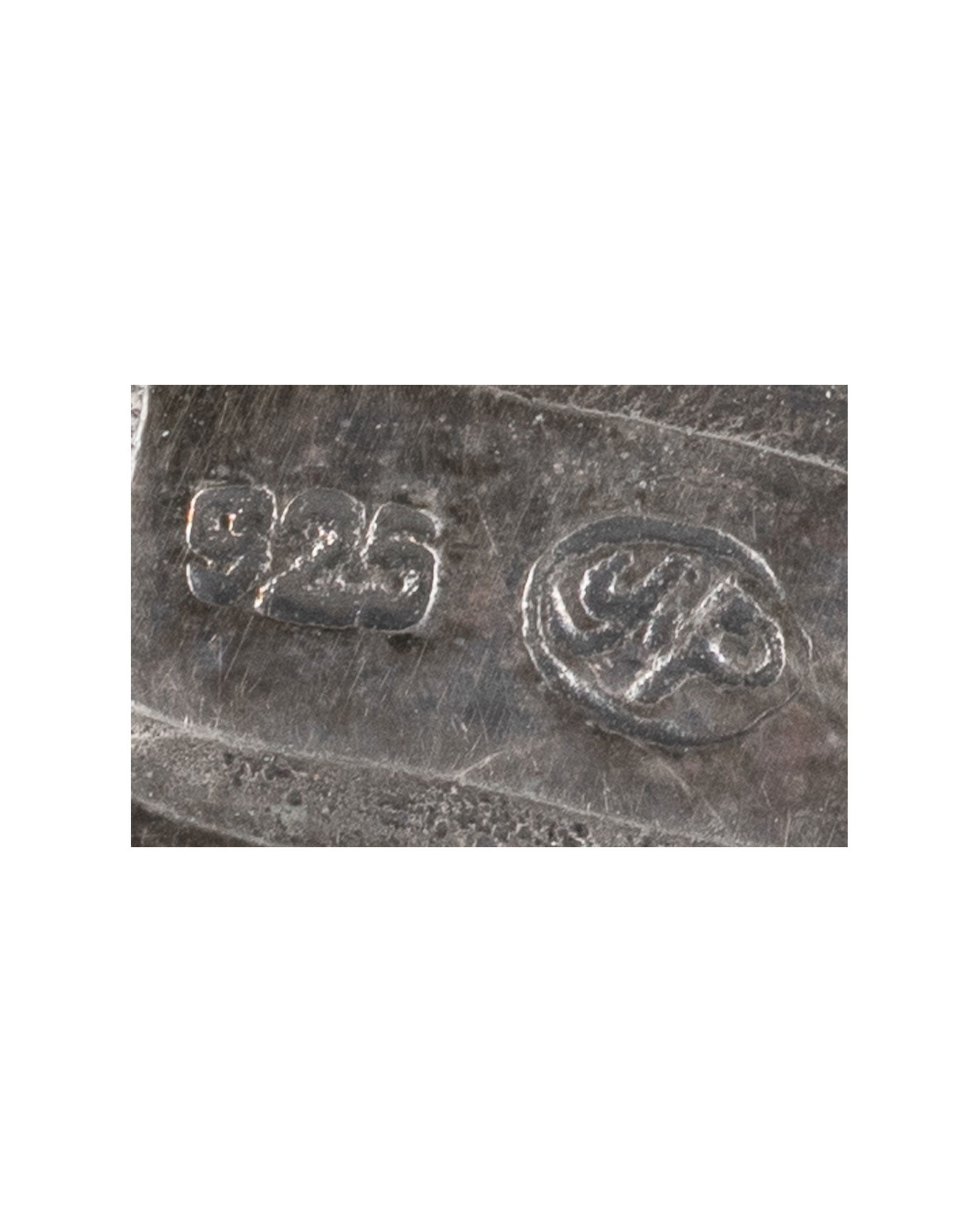 TF-21 - Silver Broach with stone - 3