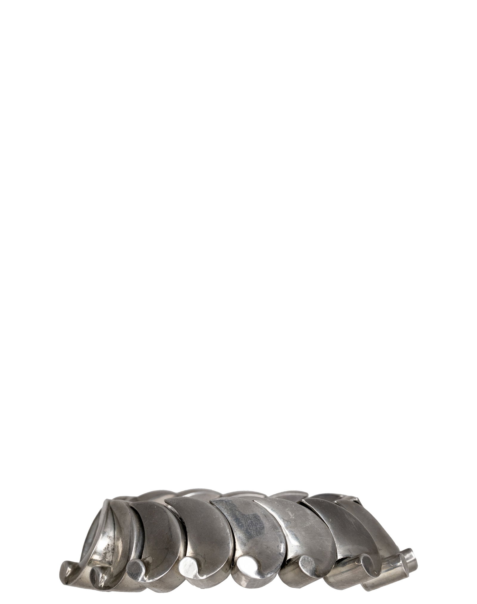 Modernist silver bracelet: Mexico Bracelet moderniste en argent Argent sterling, poids : 104,2 g, poinçon à l'interieur. Dimension: 8" x 1" - ------------- Mexico Modernist silver bracelet Sterling silver,