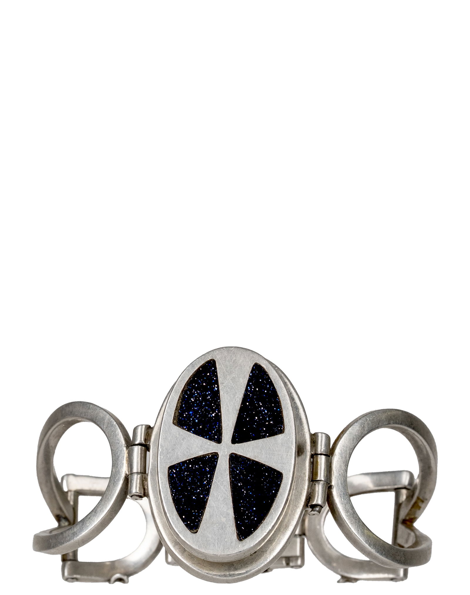 Silver bracelet with blue enamel: Mexico Bracelet en argent avec enamel bleu Argent sterling, poinçons sur le fermoir, poids : 94.5 g. Dimension: 7" x 2" - ------------- Mexico Silver bracelet with blue enamel Sterling