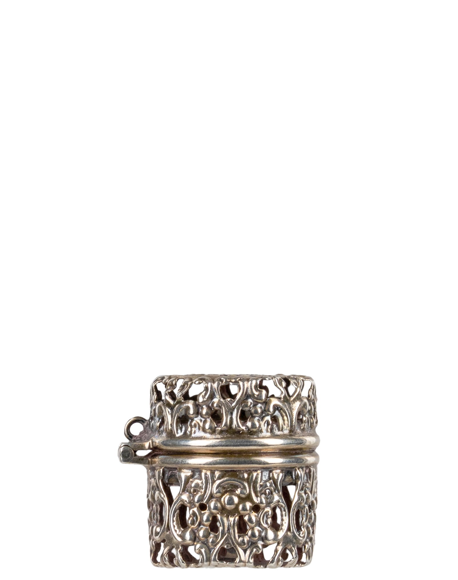 Antique Sterling Silver Pills Box: Boîte à pilules ancienne en argent massif Pillulier ancien en argent sterling, poinçon en dessous Poids : 8.2 g Dimension: 7/8" x 1" x 1" - ------------- Antique Sterling Silver Pills B