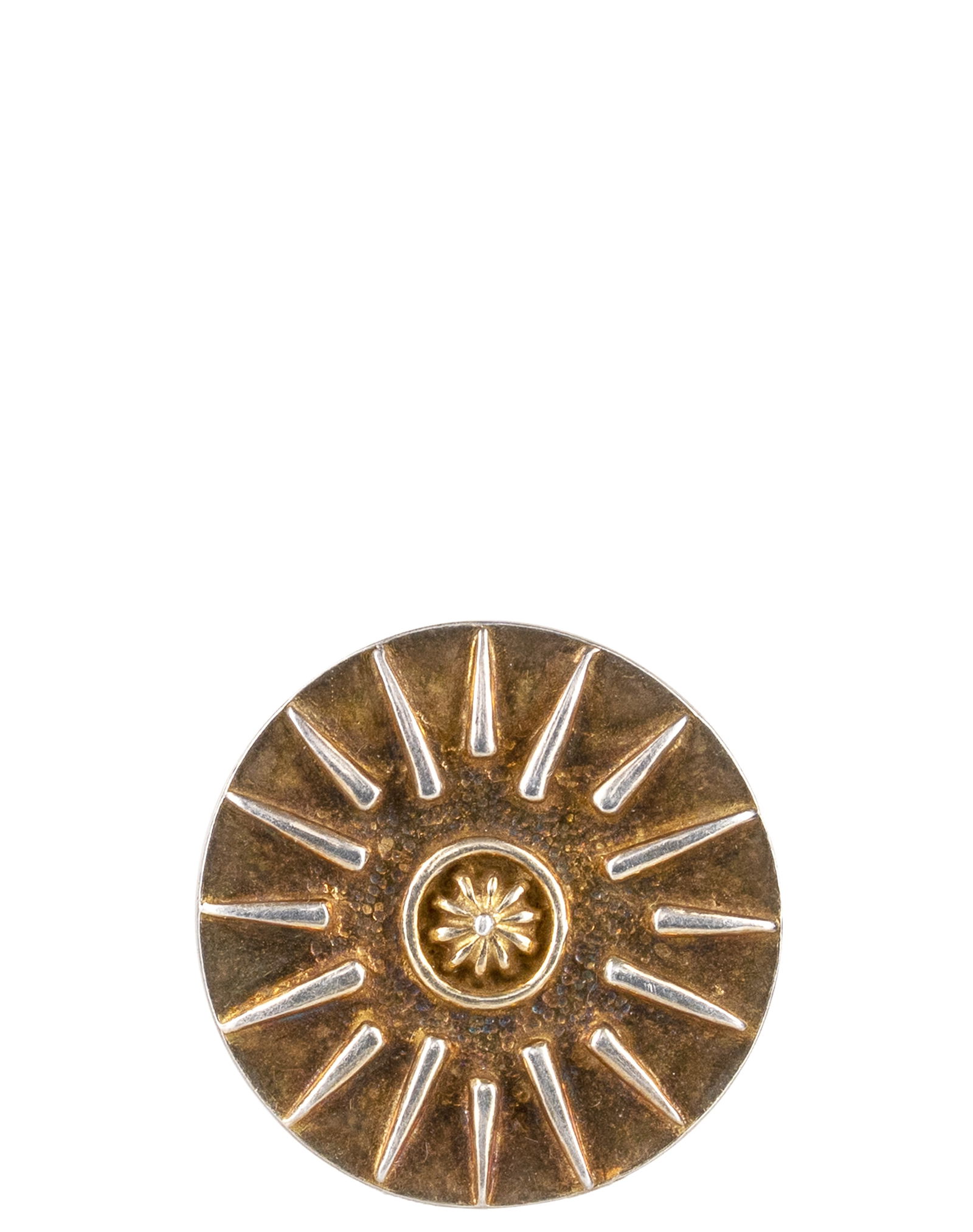 ZOLOTAS - Sterling Silver Guilted Brooch: ZOLOTAS Broche en argent massif doré Broche en argent sterling plaqué or, signée au dos Poids : 10 g Dimension: 1 1/4" x 1 1/4" - ------------- ZOLOTAS Sterling Silver Guilted