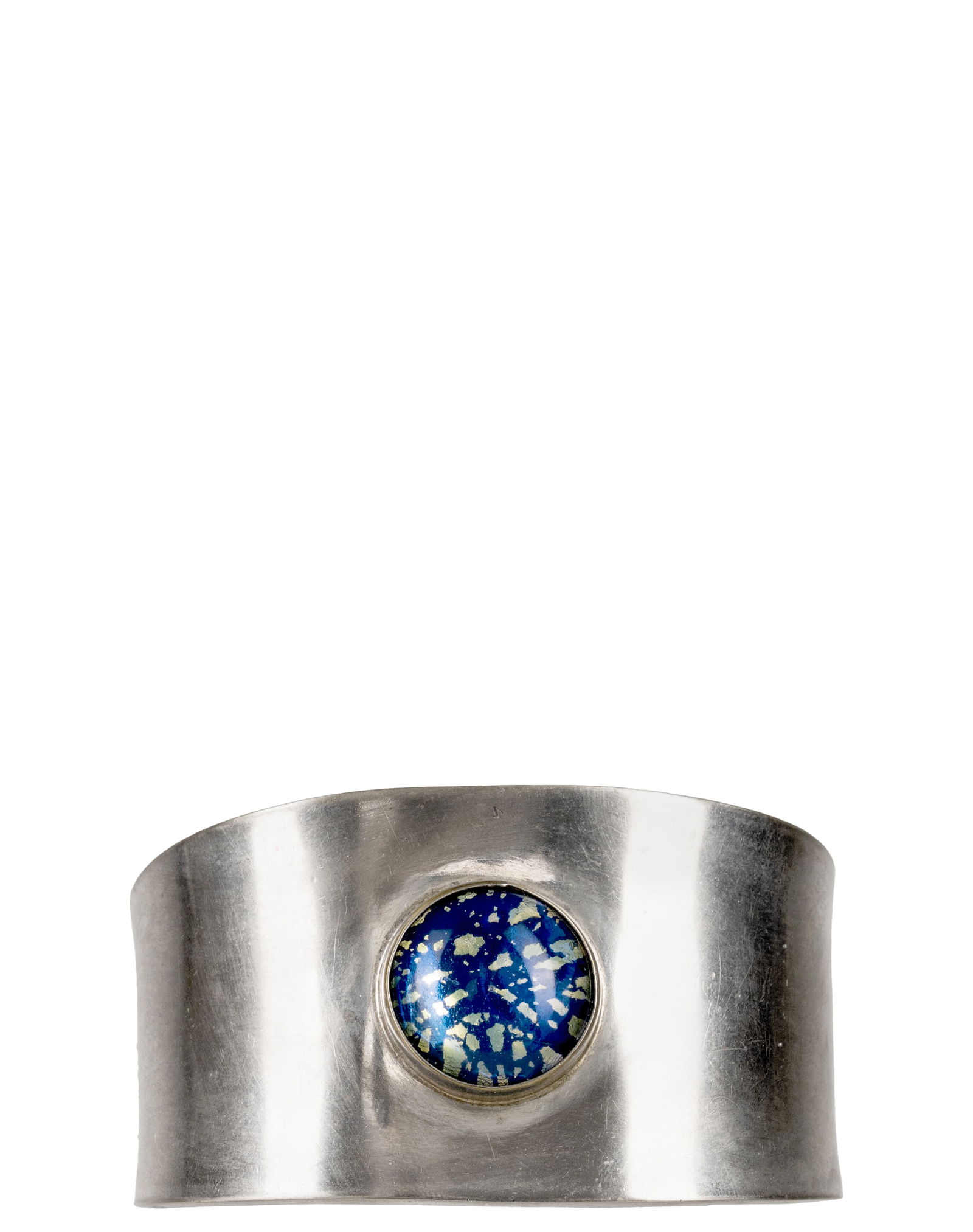 Wide silver cuff bracelet: Bracelet manchette large en argent Argent 925, pierre de couleur, poids : 37 g Dimension: 2 3/4" x 2" x 1 1/2" - ------------- Wide silver cuff bracelet 925 sterling silver, colored