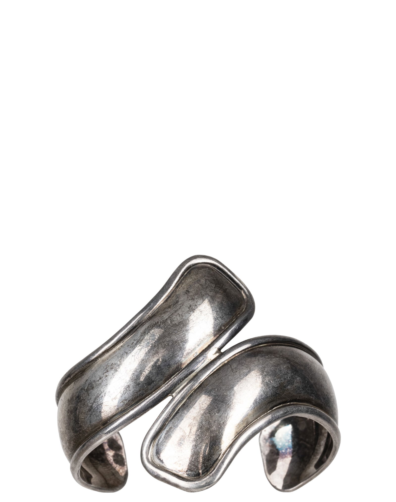 Sterling Silver Cuff Bracelet: Bracelet manchette en argent sterling Bracelet en argent Sterling Poids : 37 g Dimension: 2" x 2 1/2" x 2 3/4" - ------------- Sterling Silver Cuff Bracelet Sterling Silver Cuff Bracelet