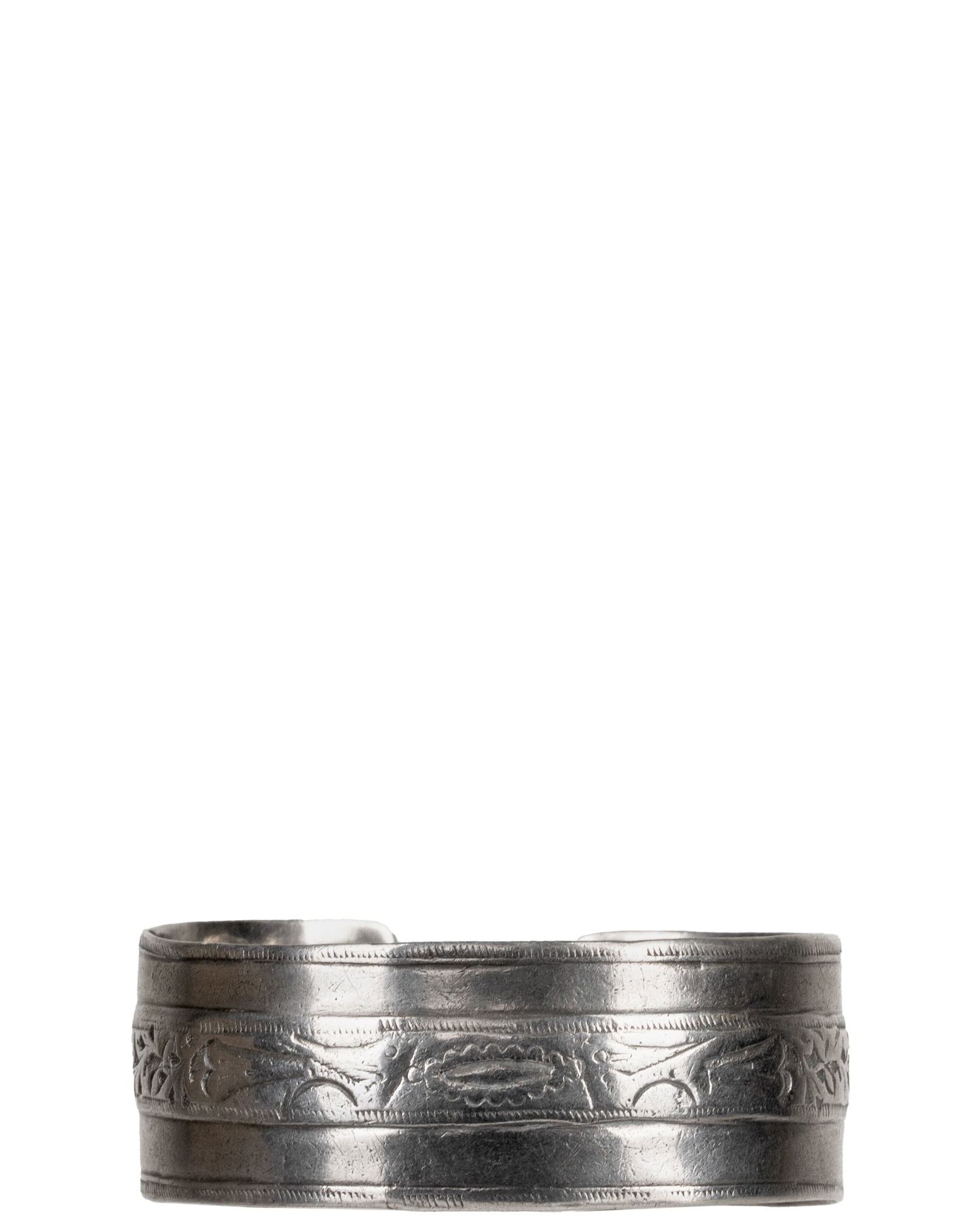 Sterling Silver Cuff Bracelet: Bracelet manchette en argent sterling Bracelet en argent sterling Poids : 83.5 g Dimension: 3" x 2 1/2" x 1" - ------------- Sterling Silver Cuff Bracelet Sterling Silver Cuff Bracelet 