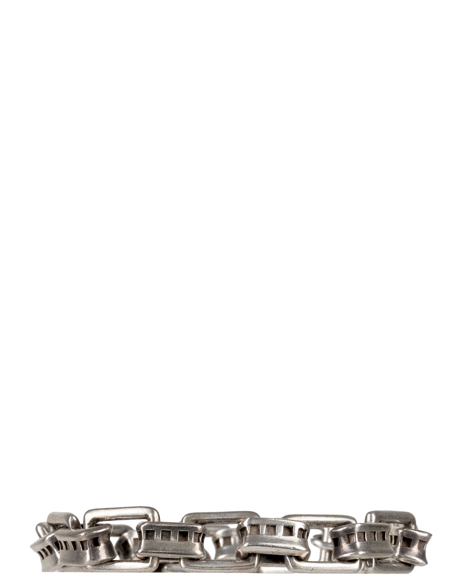 Sterling Silver Bracelet: Bracelet en argent sterling Bracelet en argent sterling. Poids : 45.1 g Dimension: 7 1/2" x 1/2" - ------------- Sterling Silver Bracelet Sterling silver bracelet. Weight: 45.1 g Dimension: 7