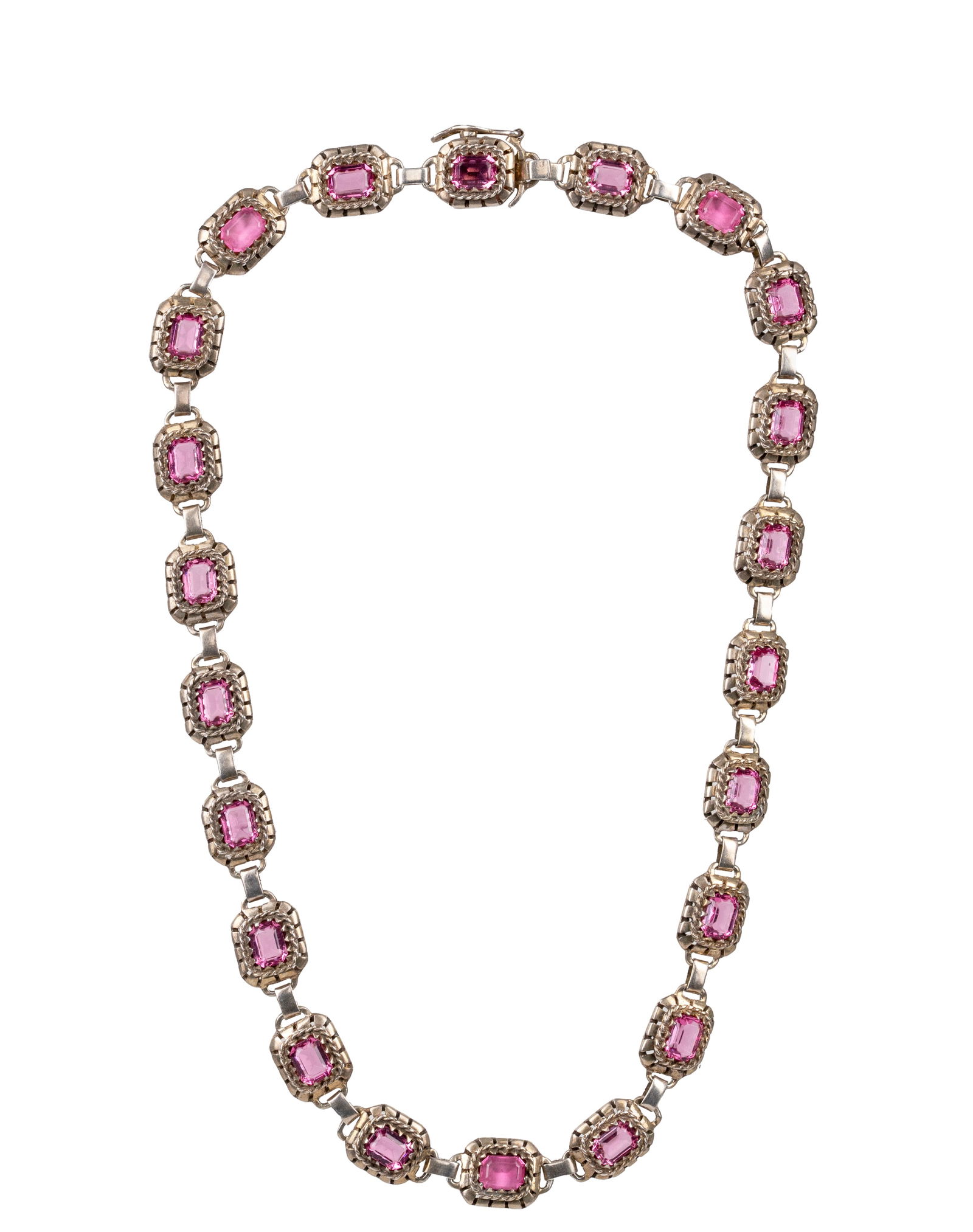 Sterling Silver Amethyst Necklace: Collier en argent sterling et améthyste Collier en argent sterling sertie d'amethyst, poinçons sur le fermoir Poids : 60 g Dimension: 19" - ------------- Sterling Silver Amethyst