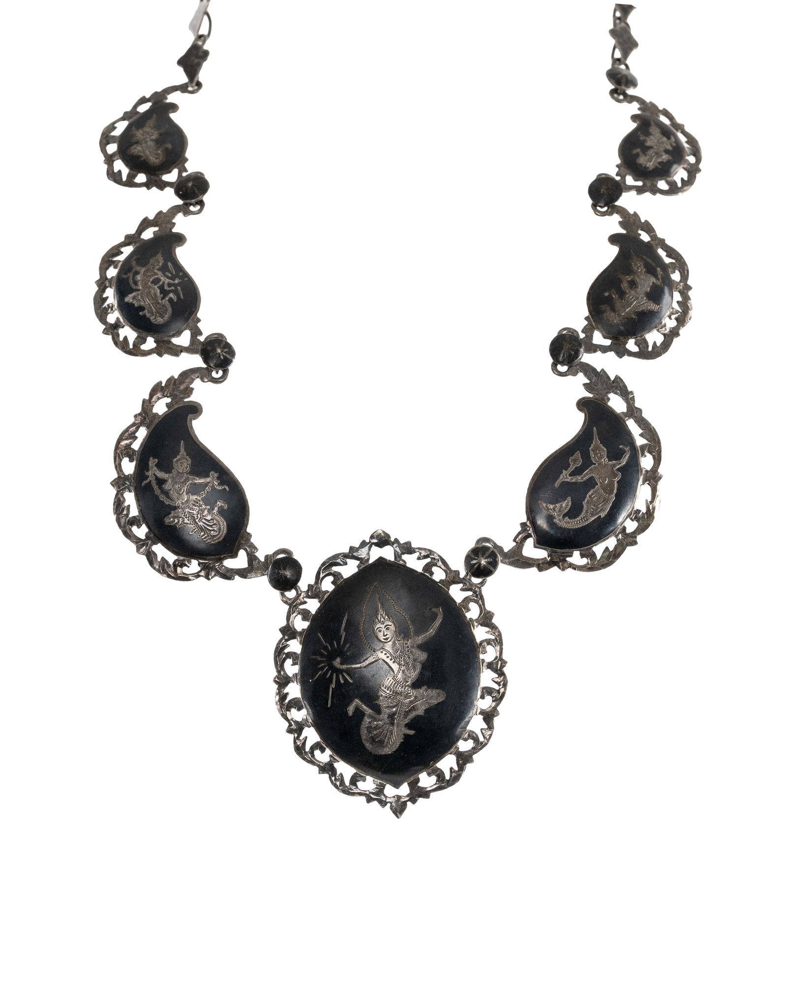 SIAM - Sterling Silver enameled necklace: SIAM Collier en argent sterling émaillé Collier en argent sterling emaillée. Poids : 38.2 g Dimension: 18" x 2 1/2" - ------------- SIAM Sterling Silver enameled necklace Enamelled