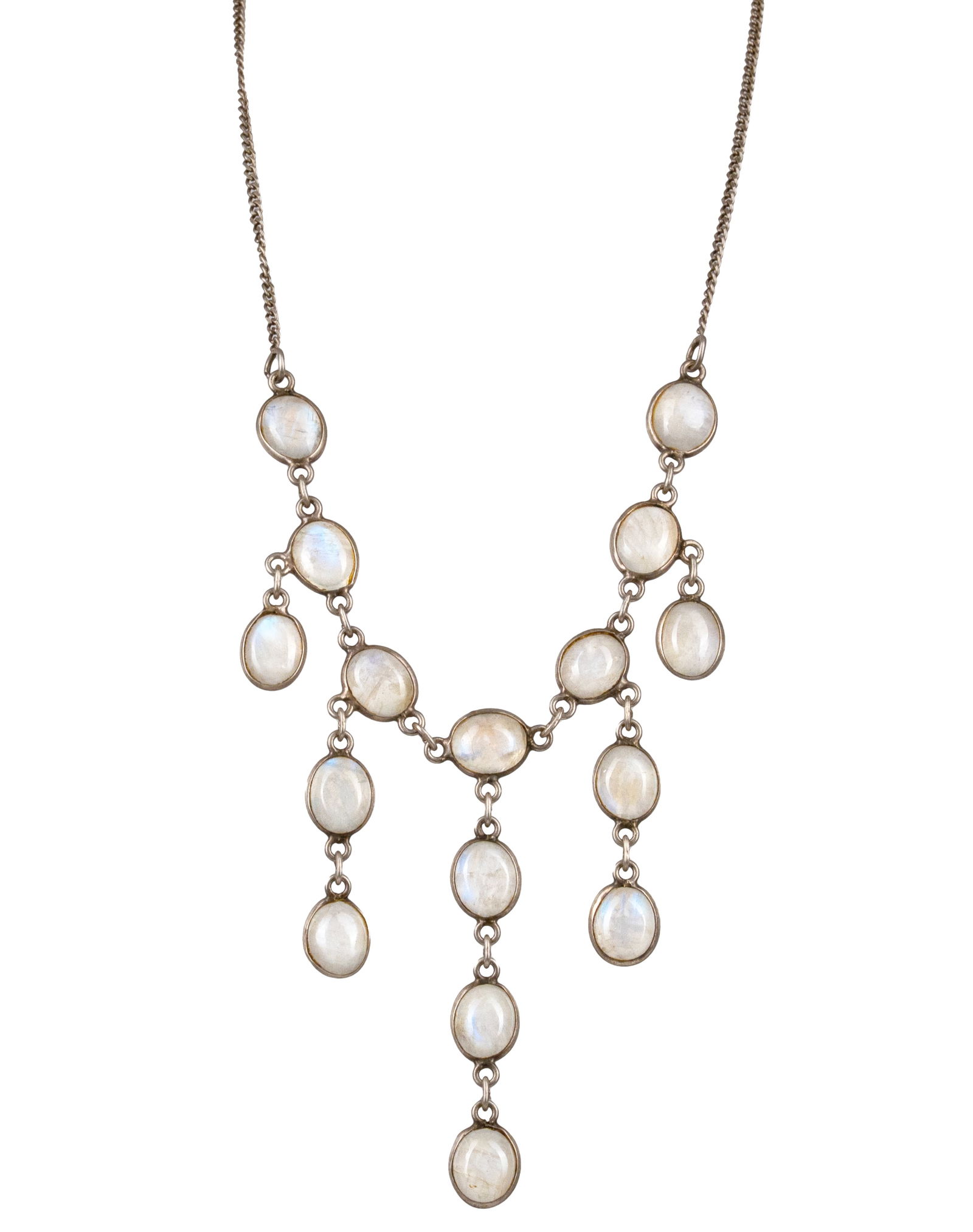 Vintage Sterling Silver Moonstones Necklace: Collier vintage en argent sterling et pierres de lune Collier en argent sterling sertie de pierre de lune. Poids : 15.3 g Dimension: 16 1/2" x 3" - ------------- Vintage Sterling Silver Moonstones Nec