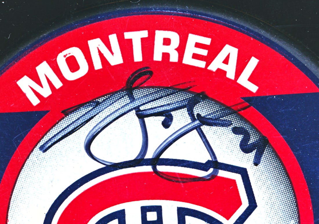 Hockey - Montreal Canadiens Autographed hockey puck - 2