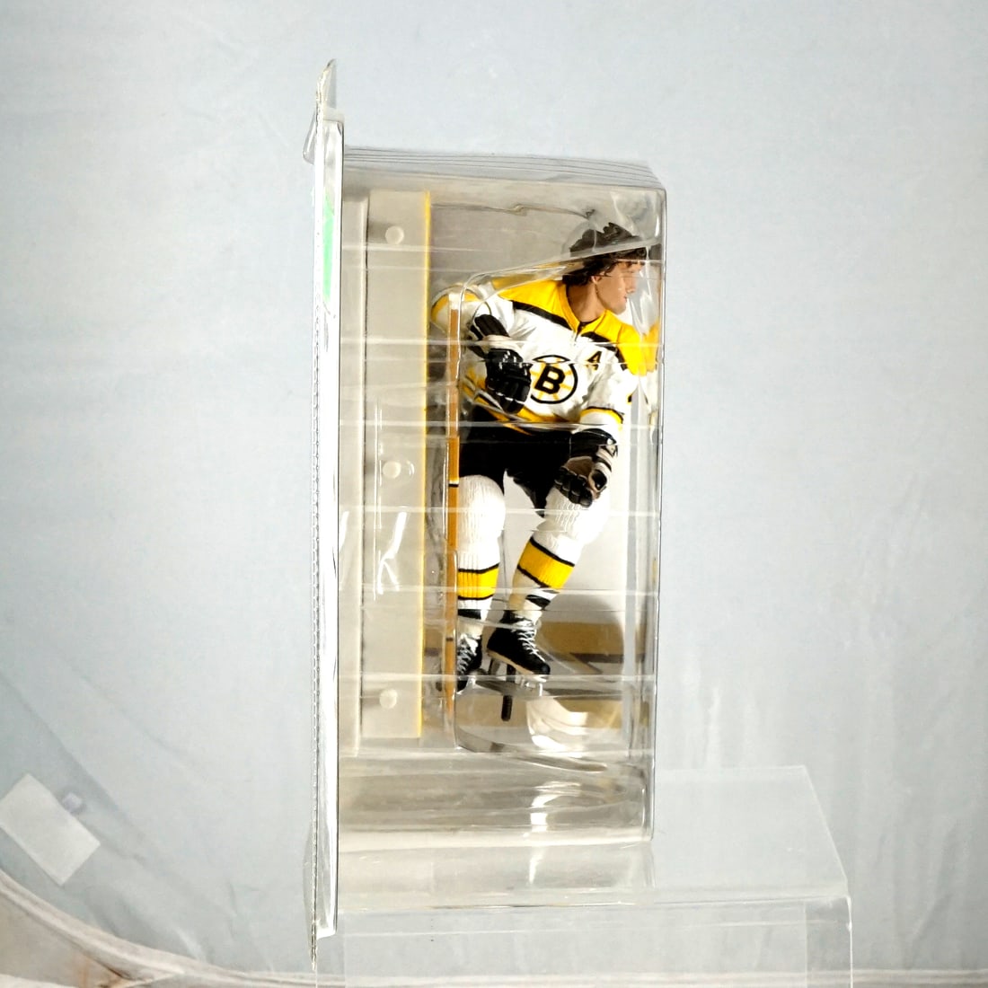 McFarlane - Bobby Orr CHASE figurine - 2