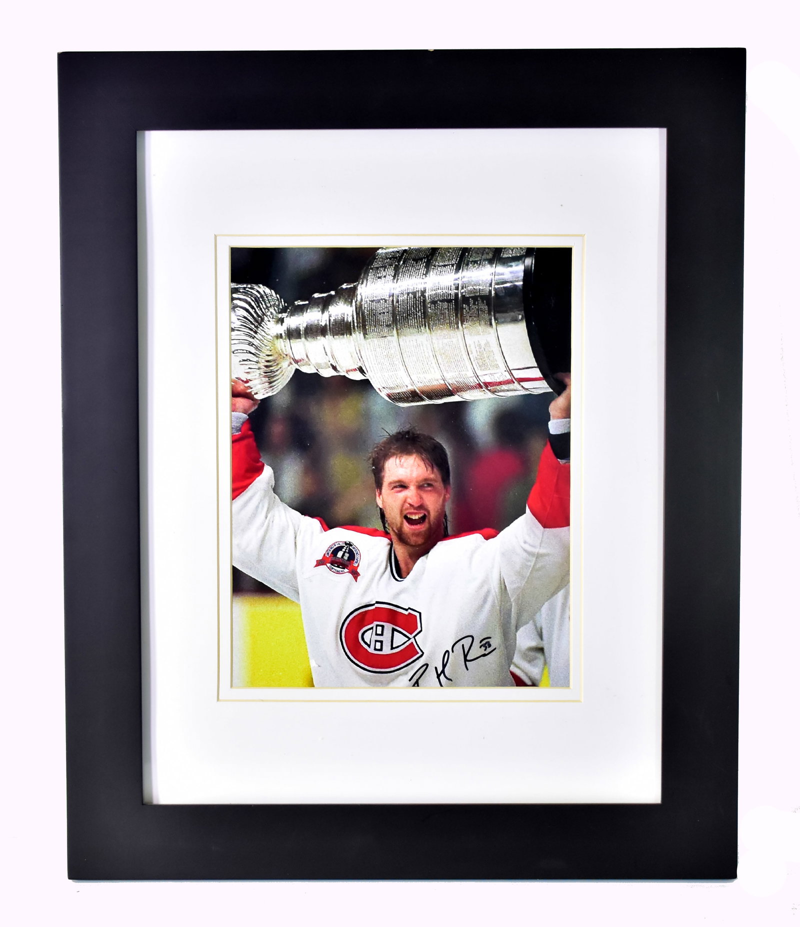 Patrick Roy - autographe framing: Patrick Roy Photo endadrée et autographiée Photo endadrée et autographiée Rapport de condition: Bonne condition ------------- Patrick Roy autographe framing autographe