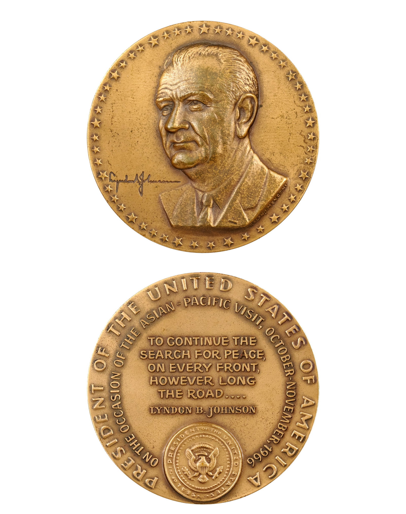 Johnson, Lyndon B. - Asian-Pacific visit commemorative medal - 1966: Johnson, Lyndon B. (1908-1973) Médaille commémorative Asian-Pacific visit (1966) Signée sur la tranche Medallic Art N.Y., faite de bronze, étui Dimension: Diametre 2,5" Diametre 6 