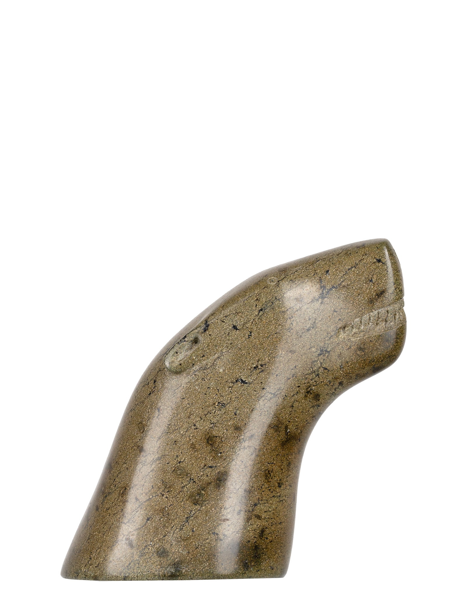 École inuite - Roaring bear sculpture - 1974: École inuite Sculpture ours rugissant (1974) Faite de pierre, signature syllabique, datée 1974 et sceau Eskimo art Dimension: 6" x 5 1/2" x 3 1/2" 15 x 14 x 8 cm ------------- École