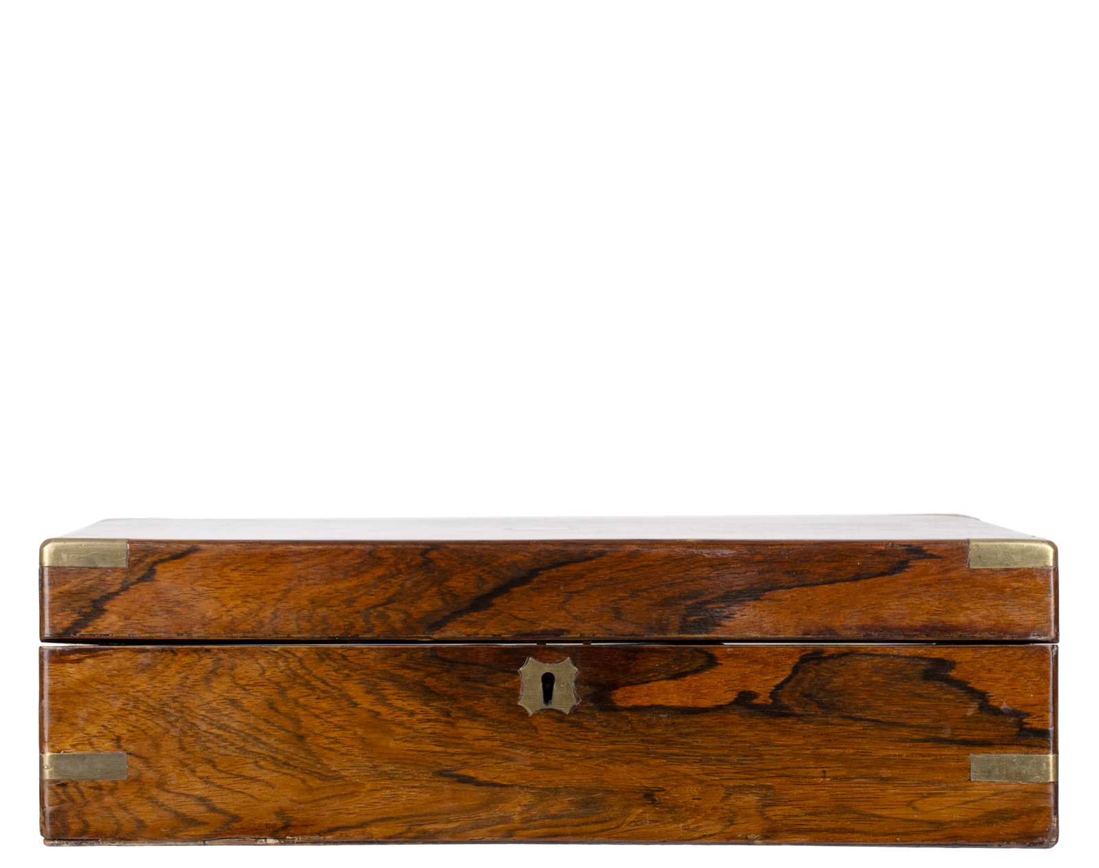 Travel writing desk - 19e siècle: Écritoire de voyage (19e siècle) Acajou et quincaillerie de laiton Dimension: 16'' x 9'' x 5'' 40 x 22 x 12 cm Rapport de condition: Anciennes réparations à l'arrière,