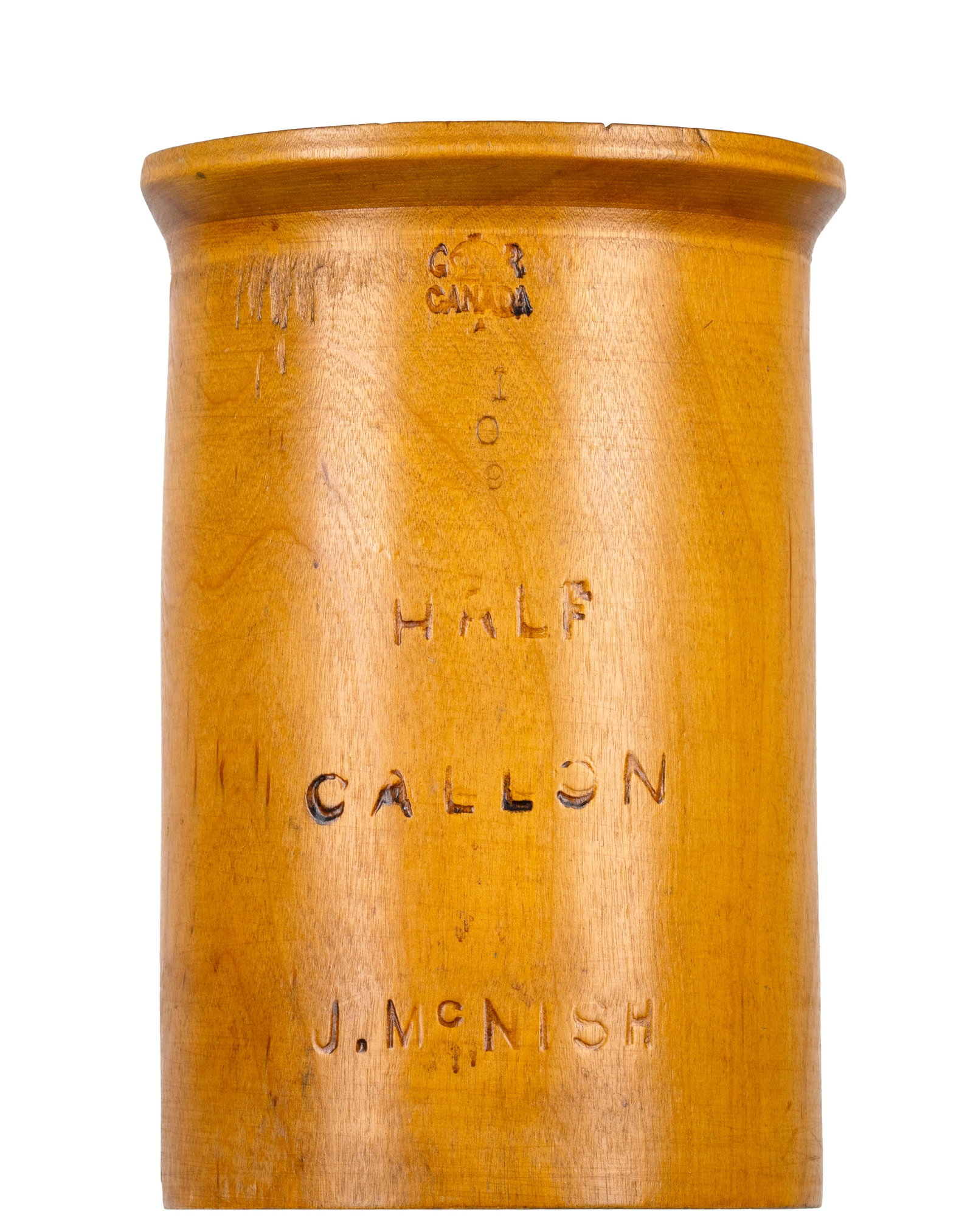 McNish, J. - Wooden quart railroad pitcher: McNish, J. Pichet de chemin de fer en bois Bois tourné (érable), Couronne anglaise avec intitiales G R (Roi George?) Dimension: Hauteur 9 1/4" Hauteur 23 cm ------------- McNish, J. Wooden