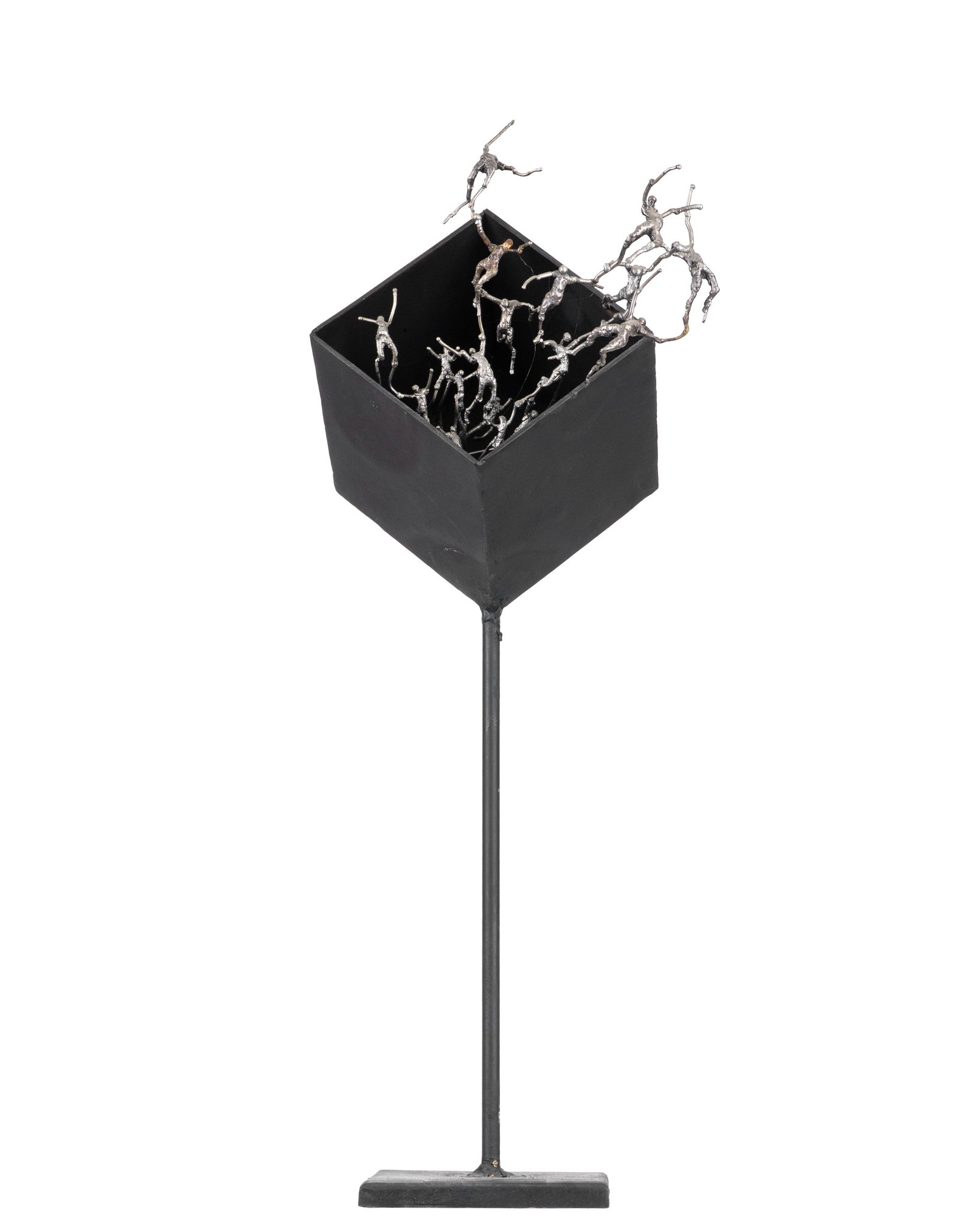 Brown, Judith - L'entraide: Brown, Judith (1932-1992) L'entraide Description: Metal sculpture on a metal base Dimension (PO): 7" x 7" Dimension (CM): 18 x 18 cm Condition report: Upon request, We will gladly answer all your
