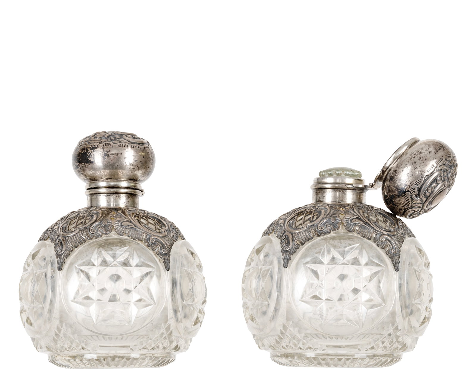 Birks et - Glass and sterling silver box and bottle - Début XXe et 1909 - 3