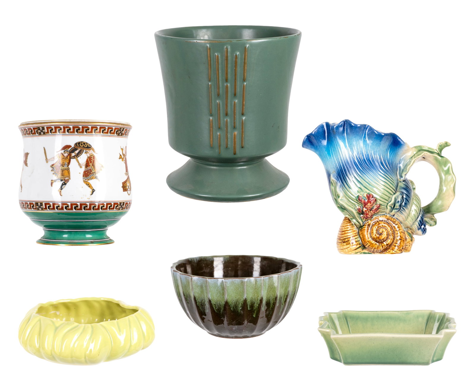 Mccoy, Beauceware et autres - Retro Pottery Set - Mi-XXe siècle: Mccoy, Beauceware et autres Lot de potterie retro (Mi-XXe siècle) Inclut B.P.A., McCoy, Beauceware et 2 pièces non identifiées dont une marquée 7847 et une autre avec marque pentag