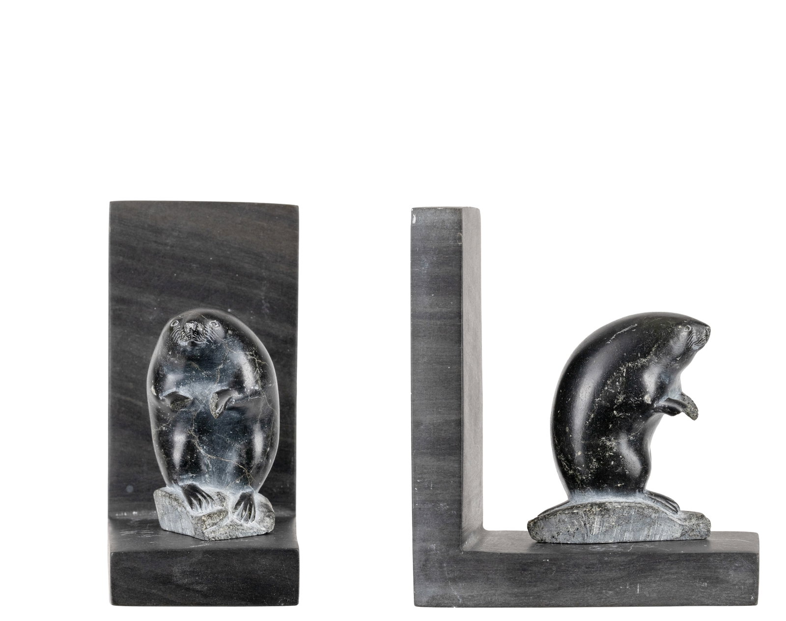 Ajappatu Qullialu, Bertha (1943-) et artiste inconnue - Set of two beavers - 2