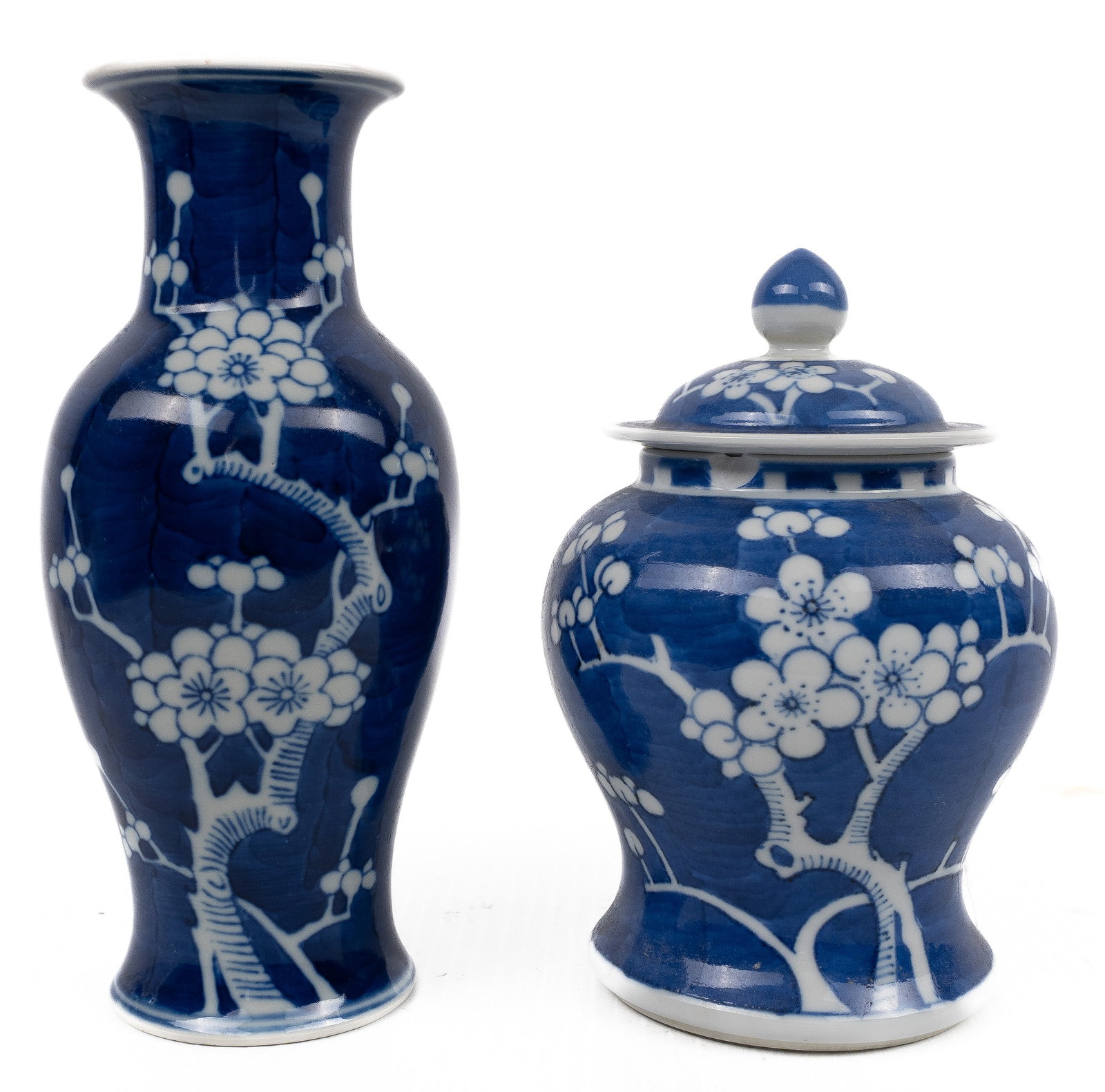 Non-identifie/Unidentified - Reproductions of Chinese vases - 2