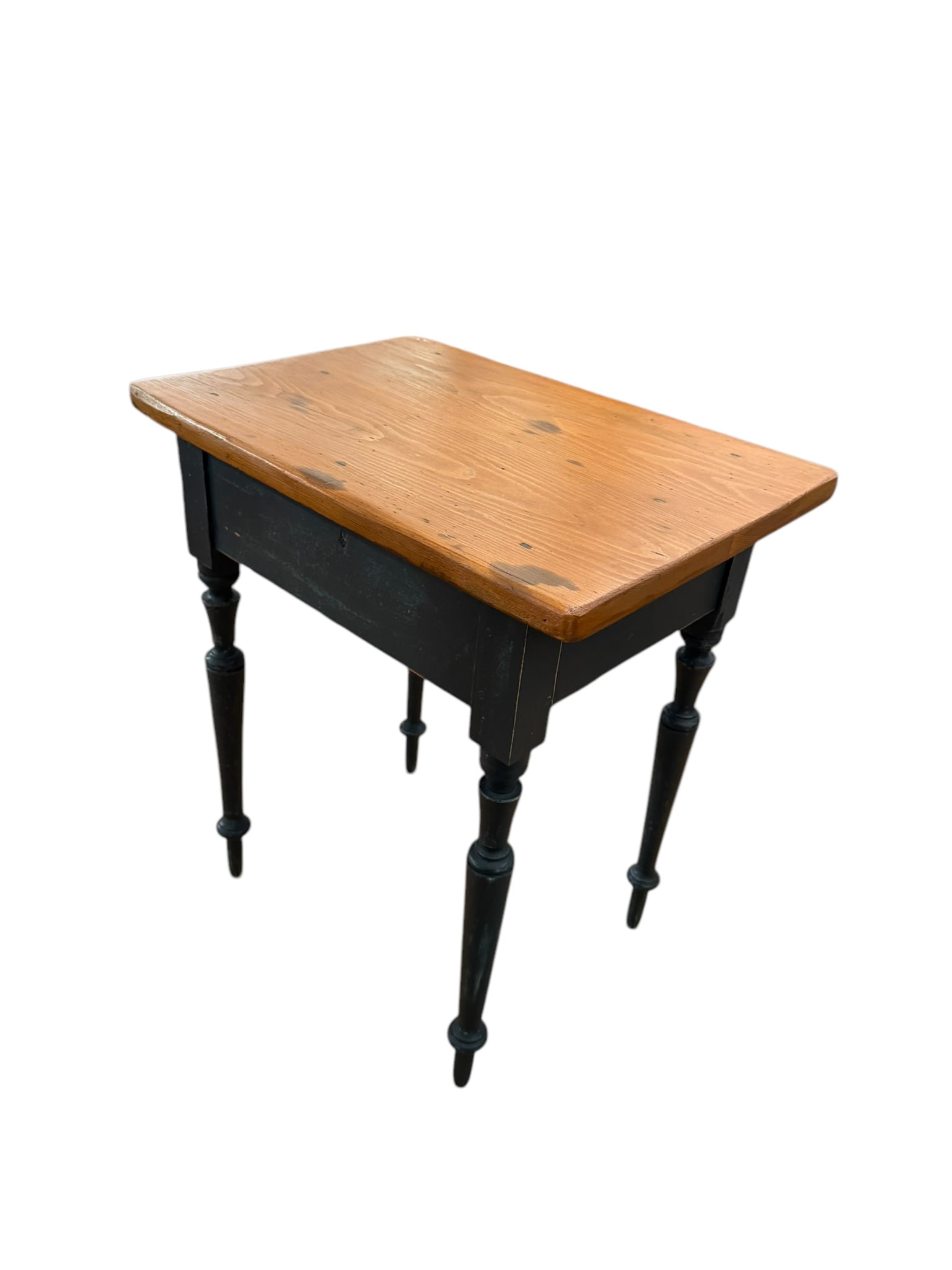 Reproduction de table d'appoint rustique québecoise - 2