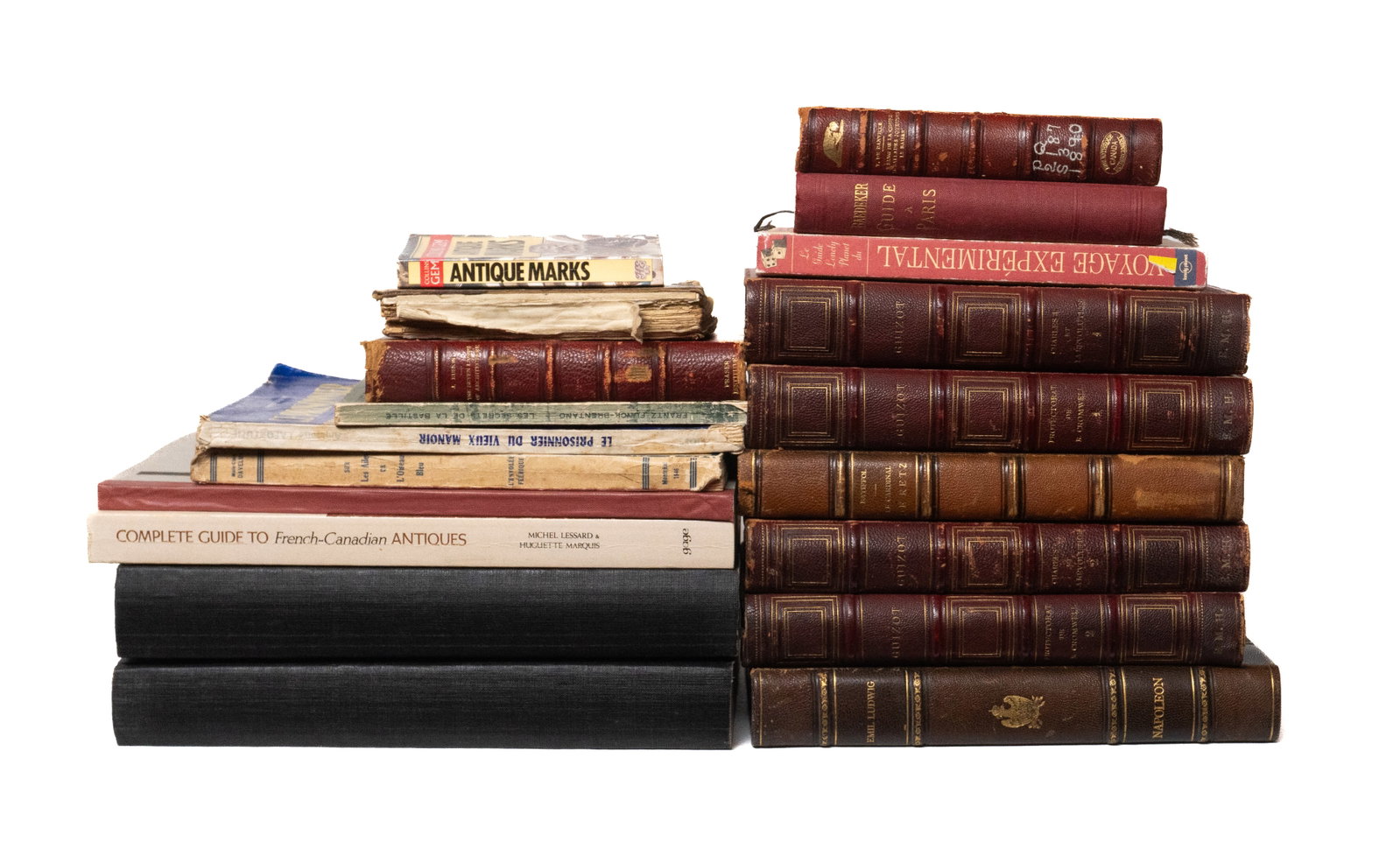 Mixed lot of books - 1920-2000: France/Canada/Angleterre Lot de livres variés (1920-2000) Lot de livres incluant entre autres des sujets historiques variés (tels que les tsarines; les Girondins de Lamartine; les femmes du