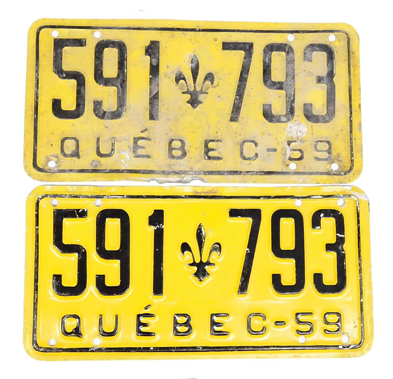 1959 license plate pair #591-793: 1959 paire de plaques d'auto #591-793 du Québec en aluminium Rapport de condition: Bonne état ------------- 1959 license plate pair #591-793 From Quebec in Aluminium Condition Report: