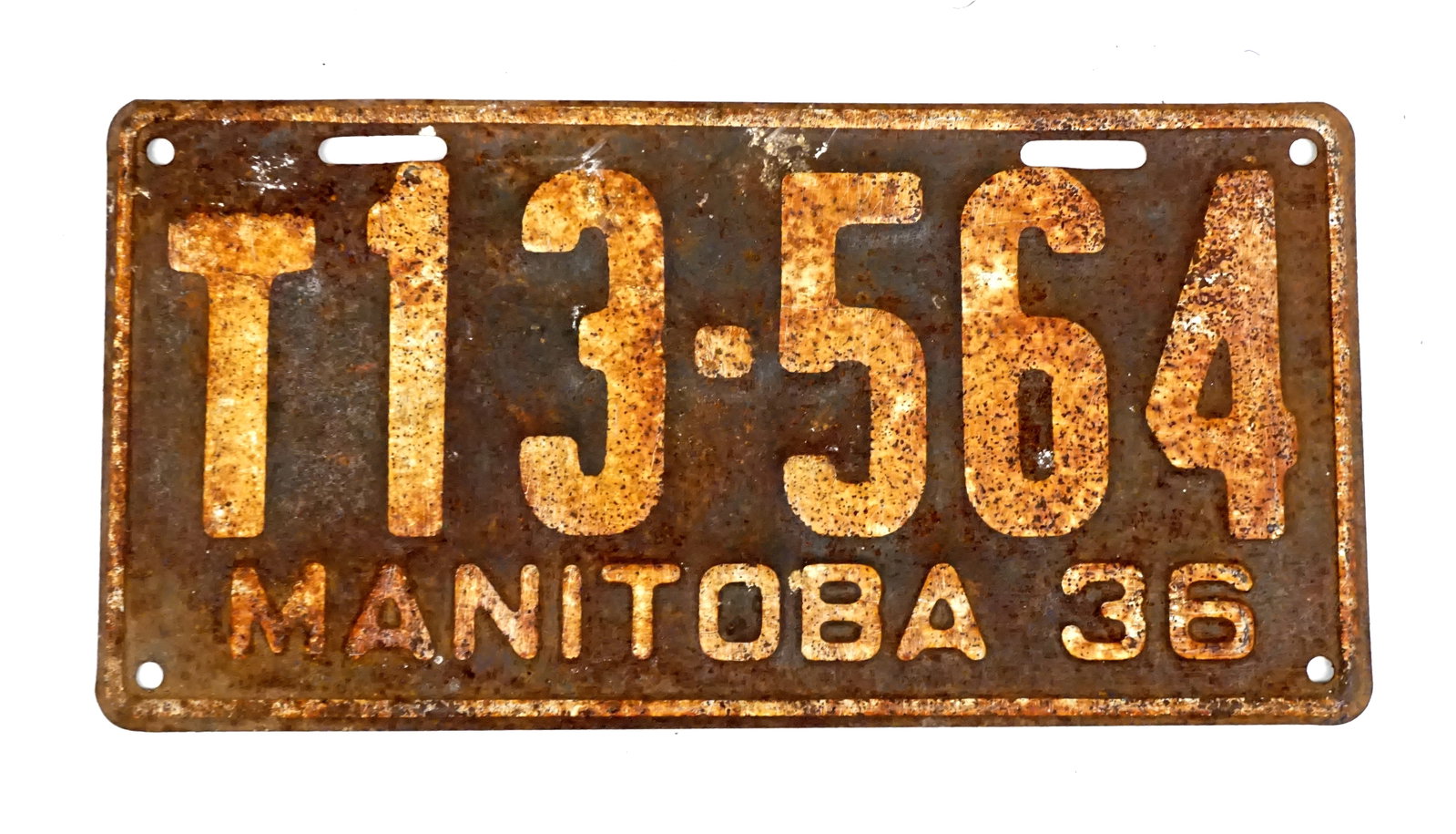 Truck/Trailer 1936 Manitoba license plate: plaque de camion/remorque Manitoba 1936 T13-564 plaque Camion antique Rapport de condition: rouillée ------------- Truck/Trailer 1936 Manitoba license plate T13-564 vintage license plate