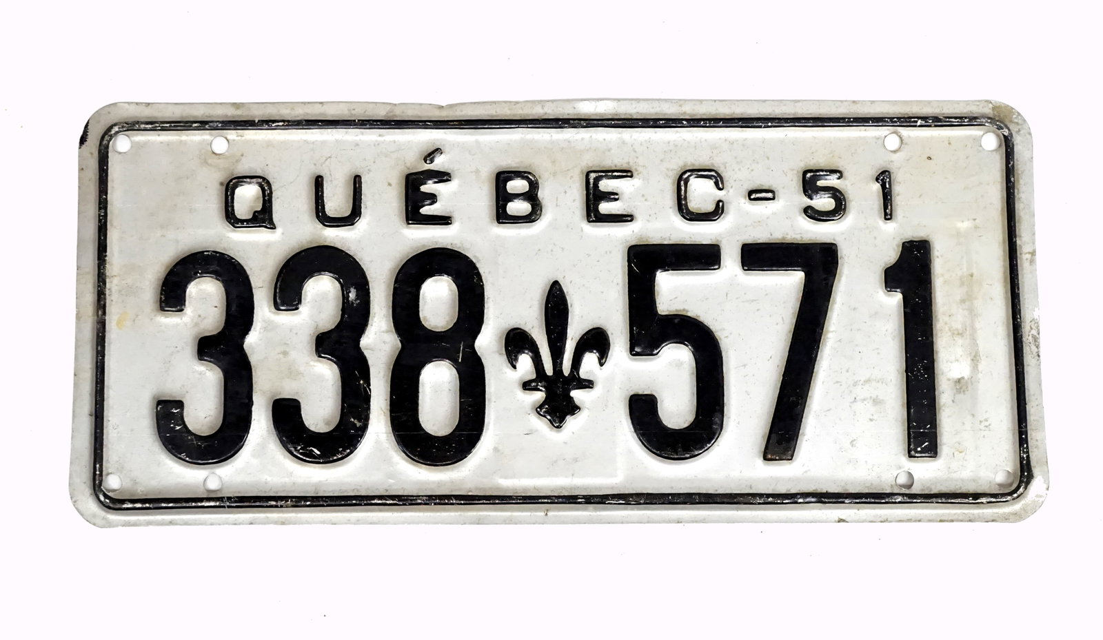 1951 license plate #338-571: 1951 plaque auto #338-571 du Québec en aluminium Rapport de condition: bonne état ------------- 1951 license plate #338-571 From Quebec in Aluminium Condition Report: good conditi