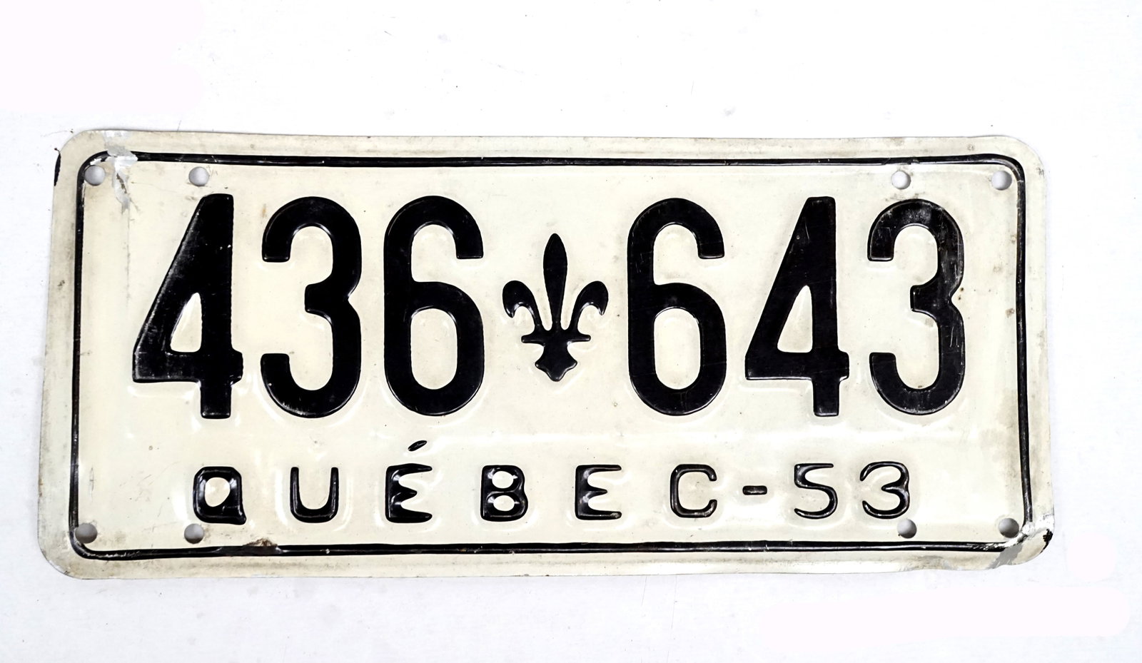 1953 License plate #436-643: 1953 plaque auto #436-643 du Québec en aluminium Rapport de condition: bonne état ------------- 1953 License plate #436-643 From Quebec in Aluminium Condition Report: good conditi