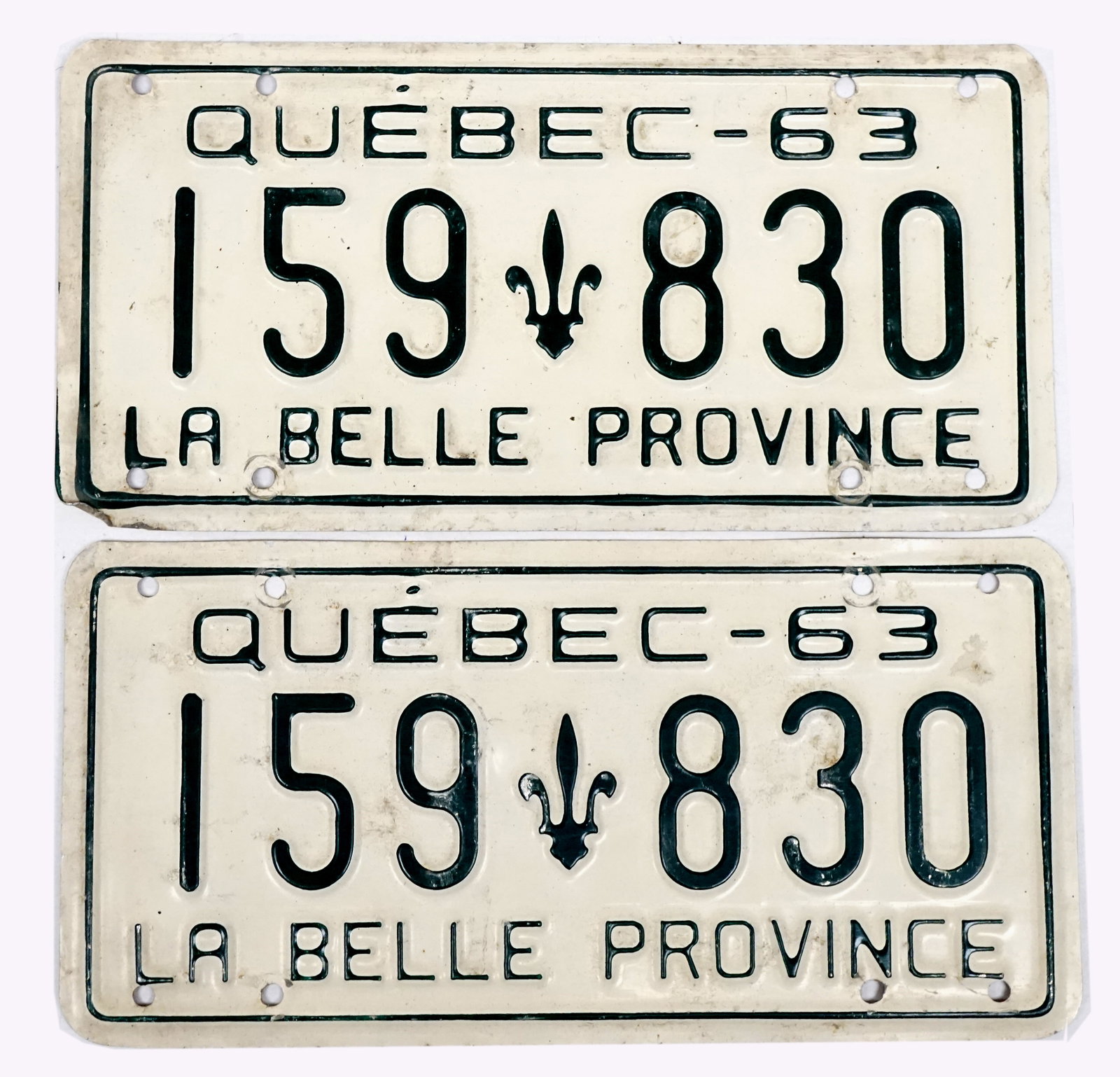 1963 license plate pair #159-830: 1963 paire de plaques d'auto #159-830 du Québec en aluminium Rapport de condition: bonne état ------------- 1963 license plate pair #159-830 From Quebec in Aluminium Condition Report: good