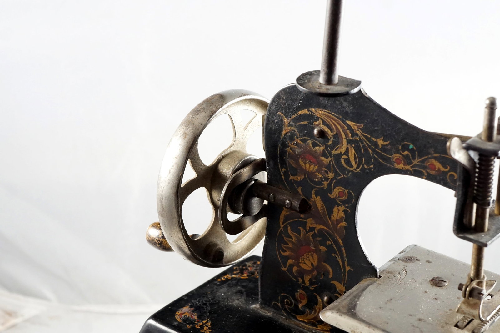 Toy Sewing machine - 6