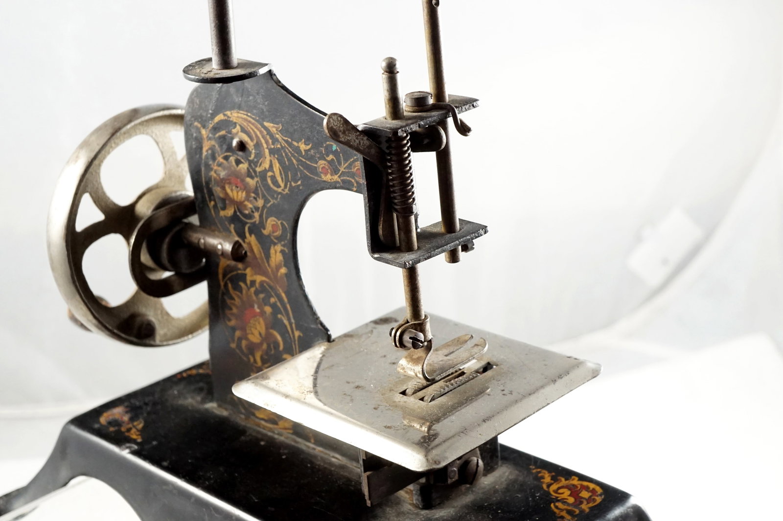 Toy Sewing machine - 7