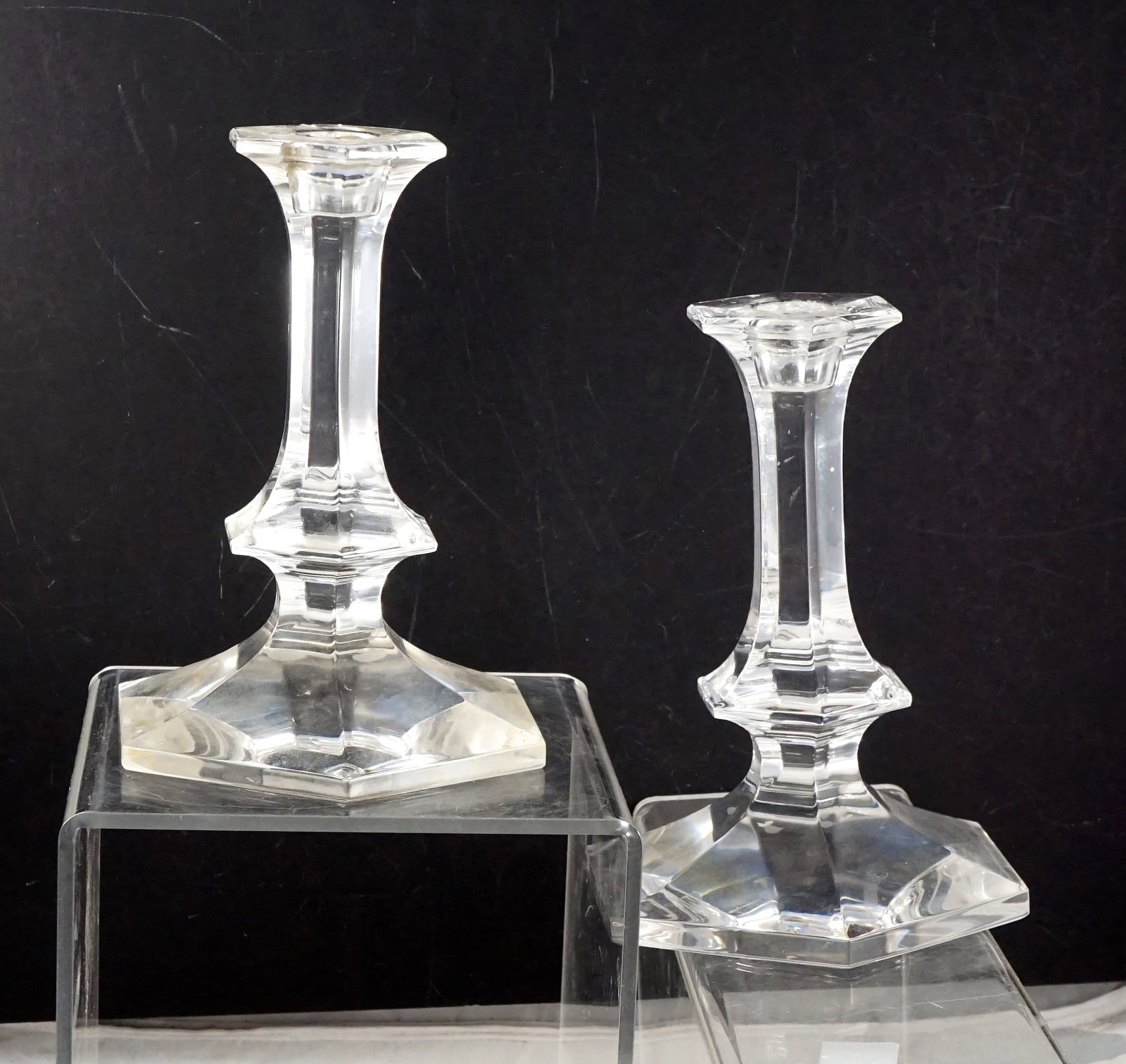 2 Val St-Lambert crystal Chandeler: 2 chandeliers Val St-Lambert en cristal mesure:7 pouces de haut Rapport de condition: Bonne condition ------------- 2 Val St-Lambert crystal Chandeler Measures:7 inches high Condition Report: Great