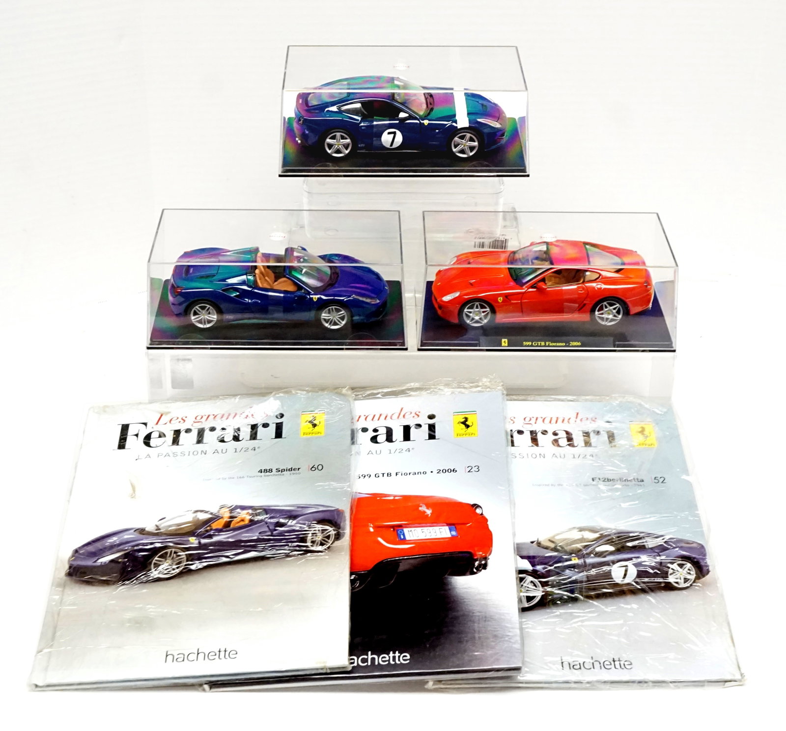 Hachette - The Great Ferrari: Hachette Les grandes Ferrari 3 Voitures 1/24, 1961 F12 Berlinetta-inspired by the 250GT berlinetta P.C #52, 2006 599 GTB Fiorano #23, 1950 488 Spider- inspired by the 166 touring barchetta #60