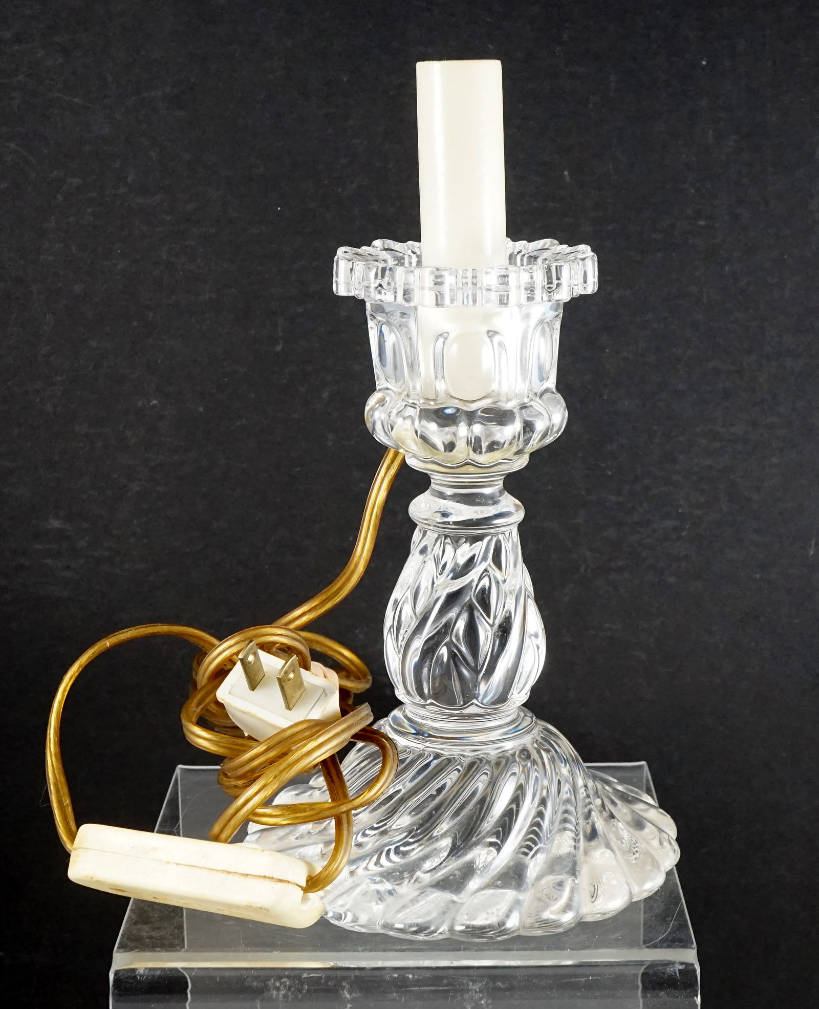 St-Louis - Crystal lamp (1 of 3)