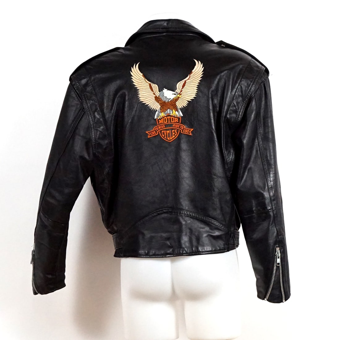 Men s Medium Black Harley-Davidson Leather Motocycle Jackets: Vestes de moto en cuir noir Harley-Davidson pour homme, taille M Rapport de condition: Bonne condition ------------- Men s Medium Black Harley-Davidson Leather Motocycle Jackets Condition Report: