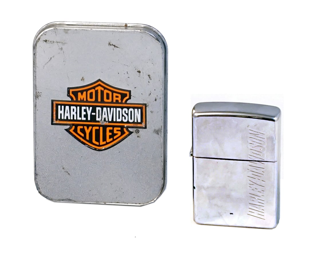 Zippo - Lighter: Zippo Briquet Modele concue octobre 2015 Rapport de condition: usagé ------------- Zippo Lighter Model designed in October 2015 Condition Report: used